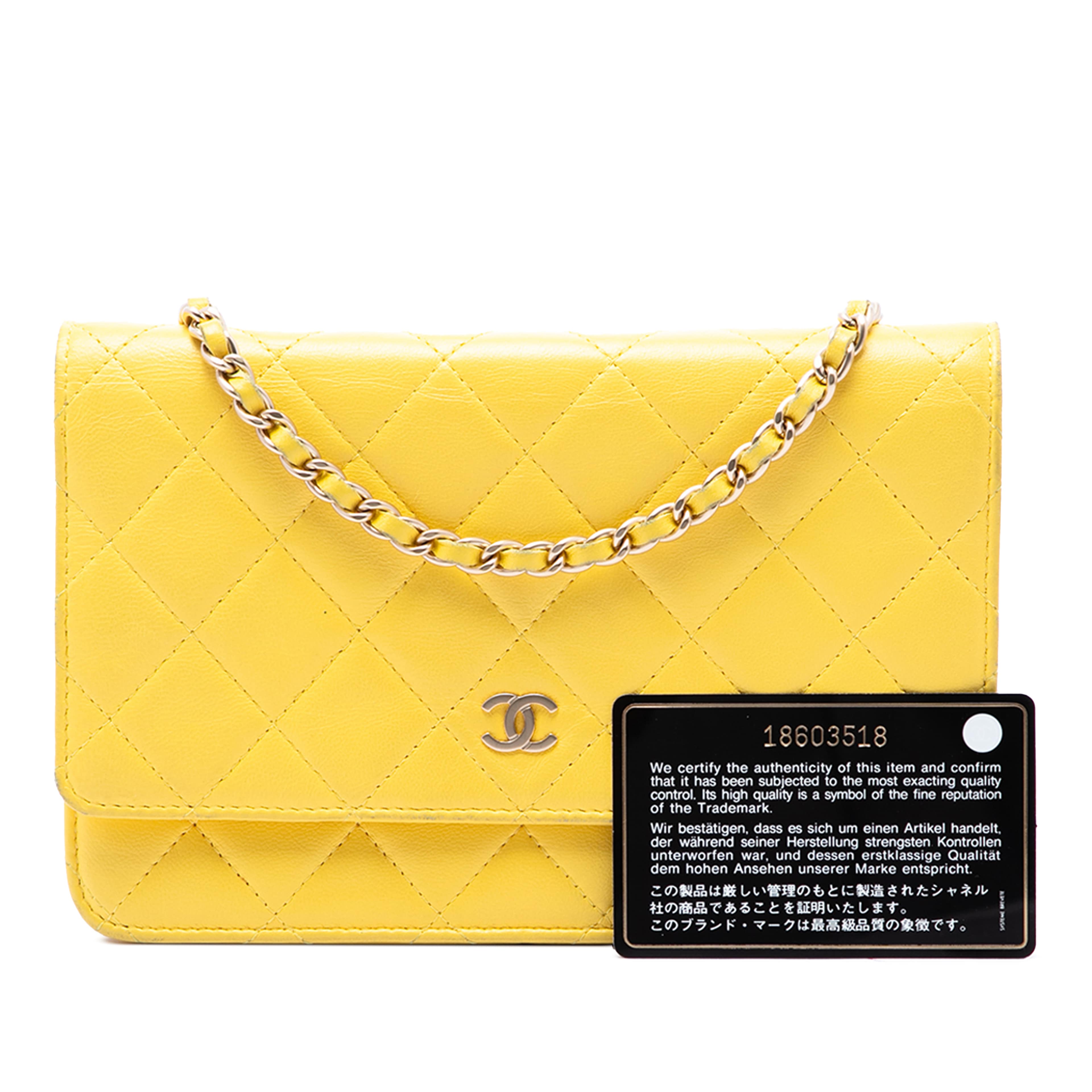 Chanel Cc Quilted Lambskin Wallet On Chain, från Luxclusif, i färgen gul. Klicka för att öppna bilden i stort format