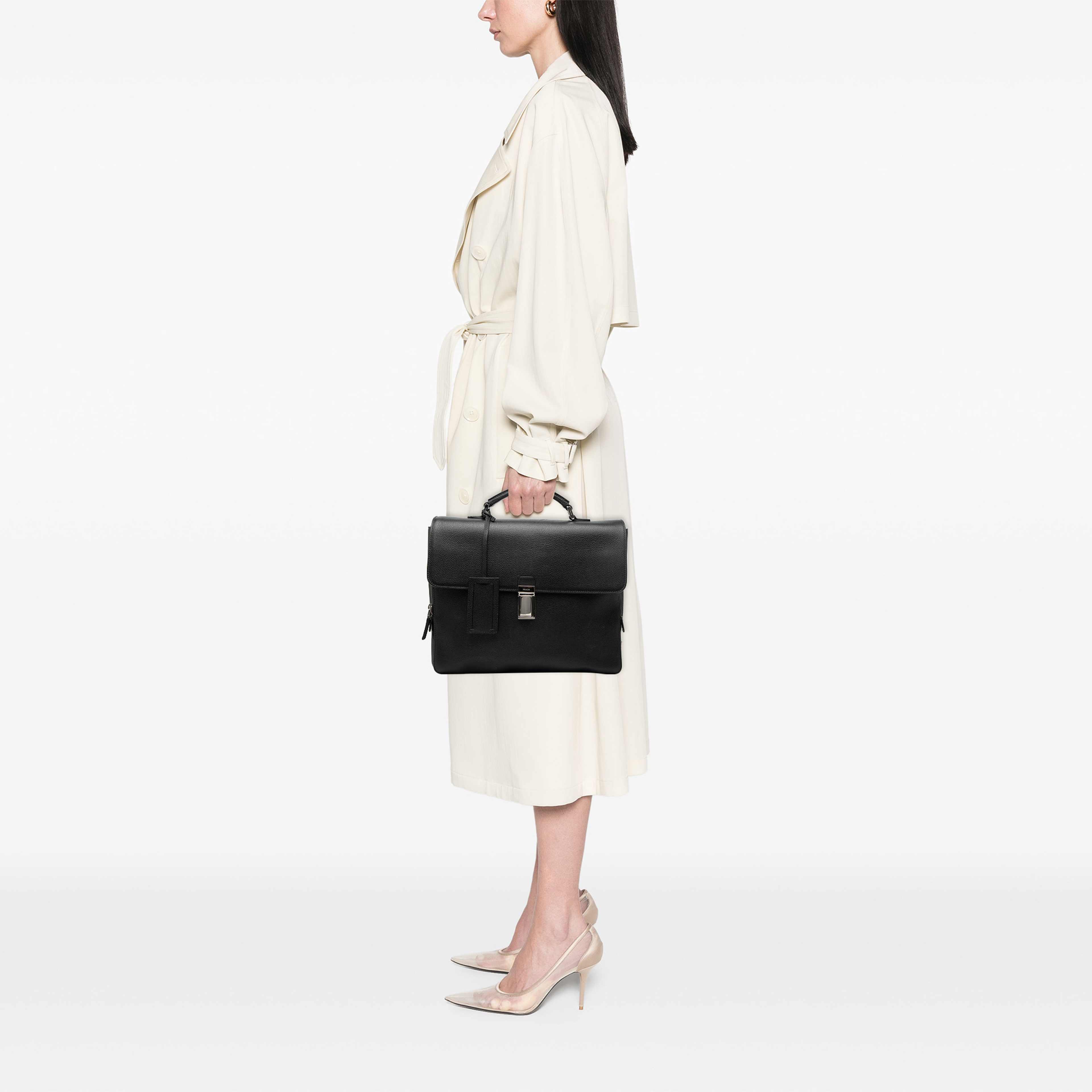 Prada Leather Business Bag, från Luxclusif, i färgen svart. Klicka för att öppna bilden i stort format