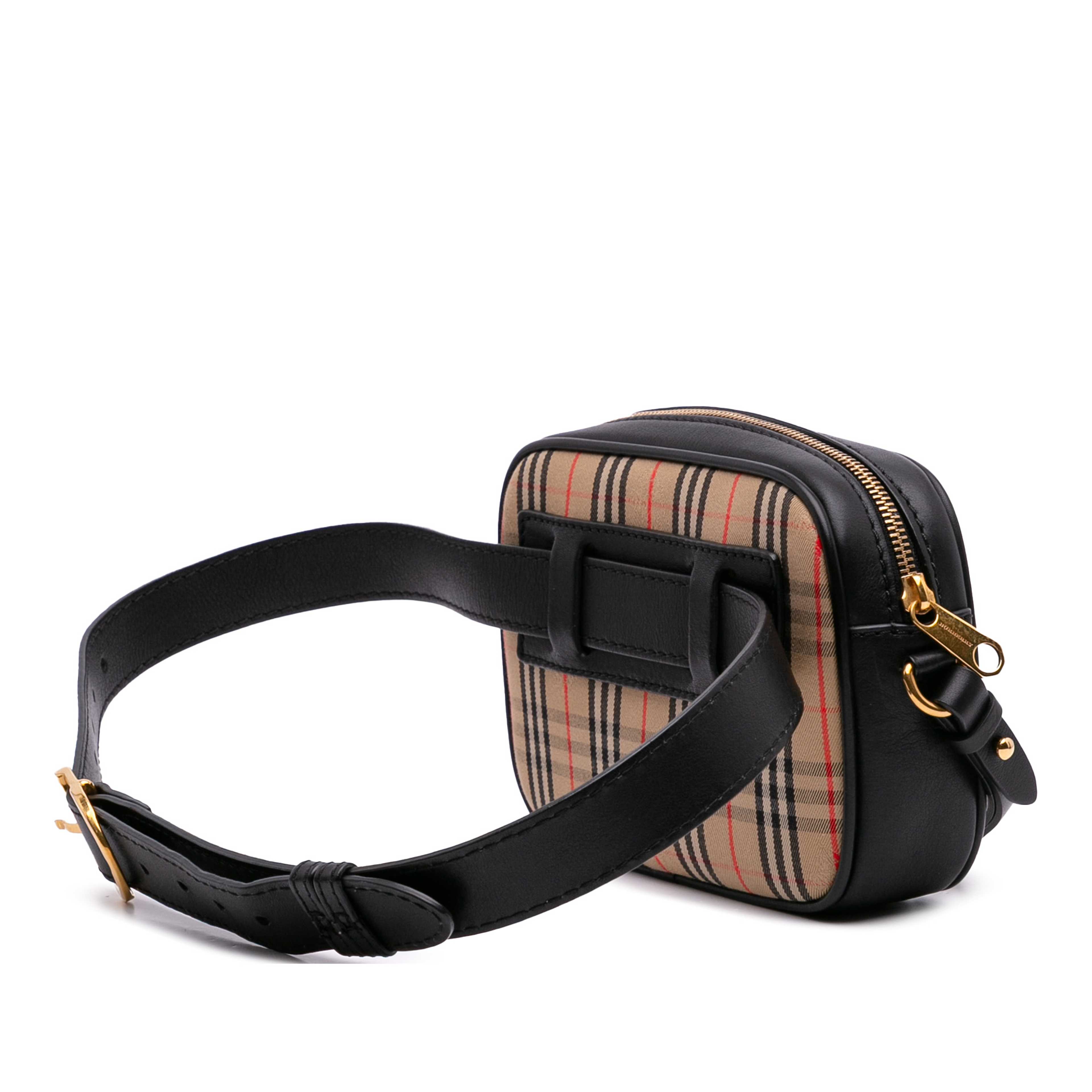 Burberry Haymarket Check Canvas 1983 Link Belt Bag, från Luxclusif, i färgen beige. Klicka för att öppna bilden i stort format