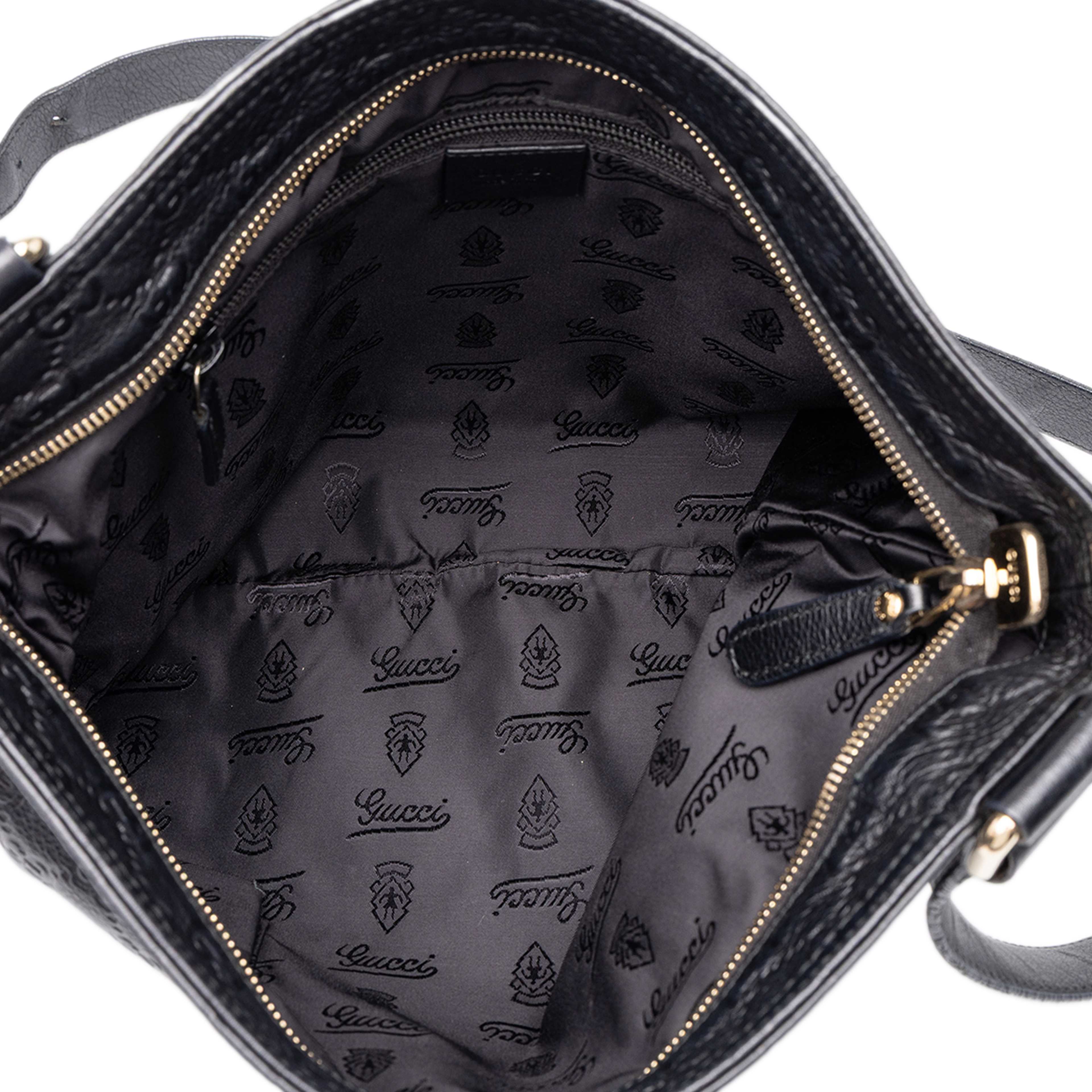 Gucci Guccissima Crossbody, från Luxclusif, i färgen svart. Klicka för att öppna bilden i stort format