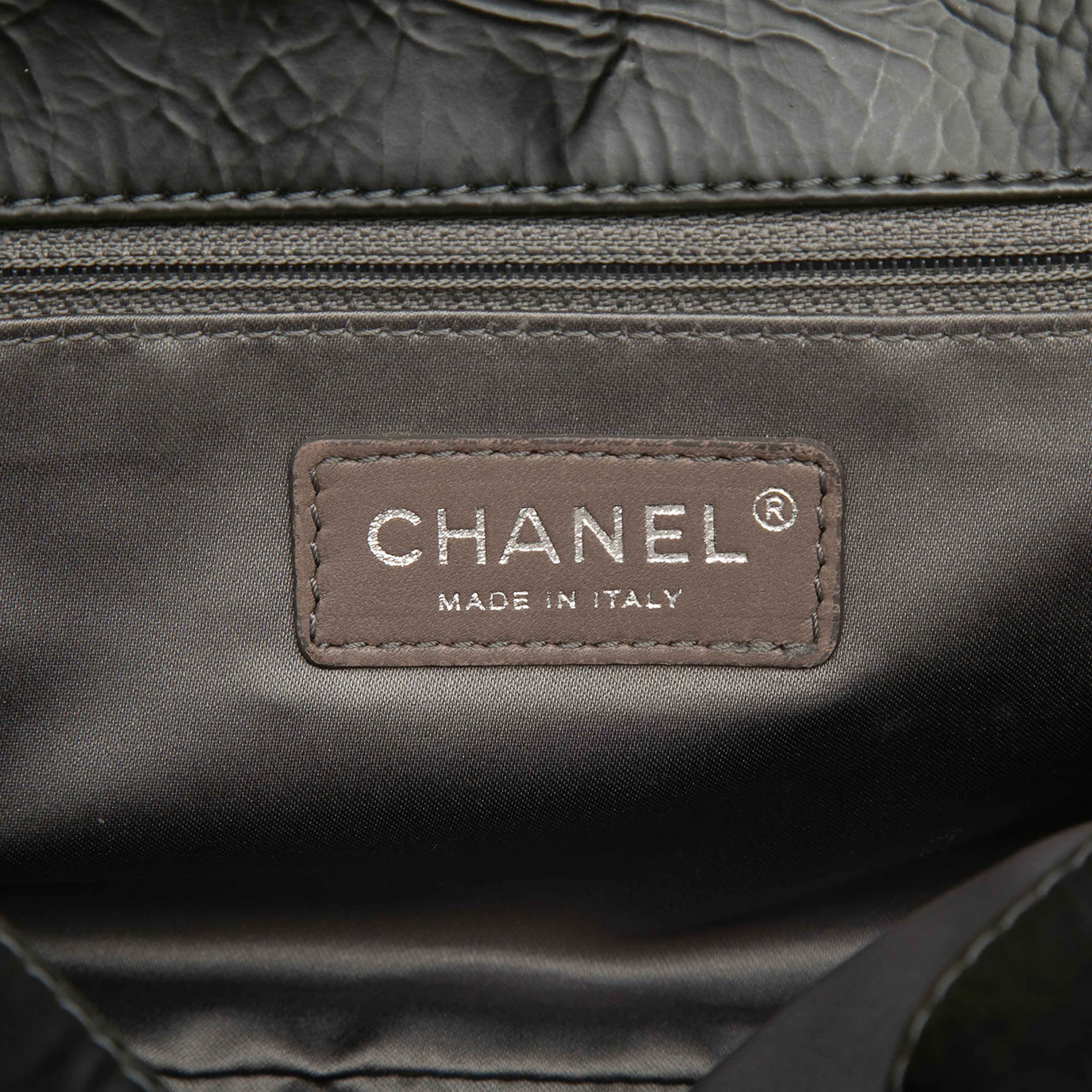 Chanel Cc Glazed Quilted Calfskin Single Flap, från Luxclusif, i färgen black. Klicka för att öppna bilden i stort format