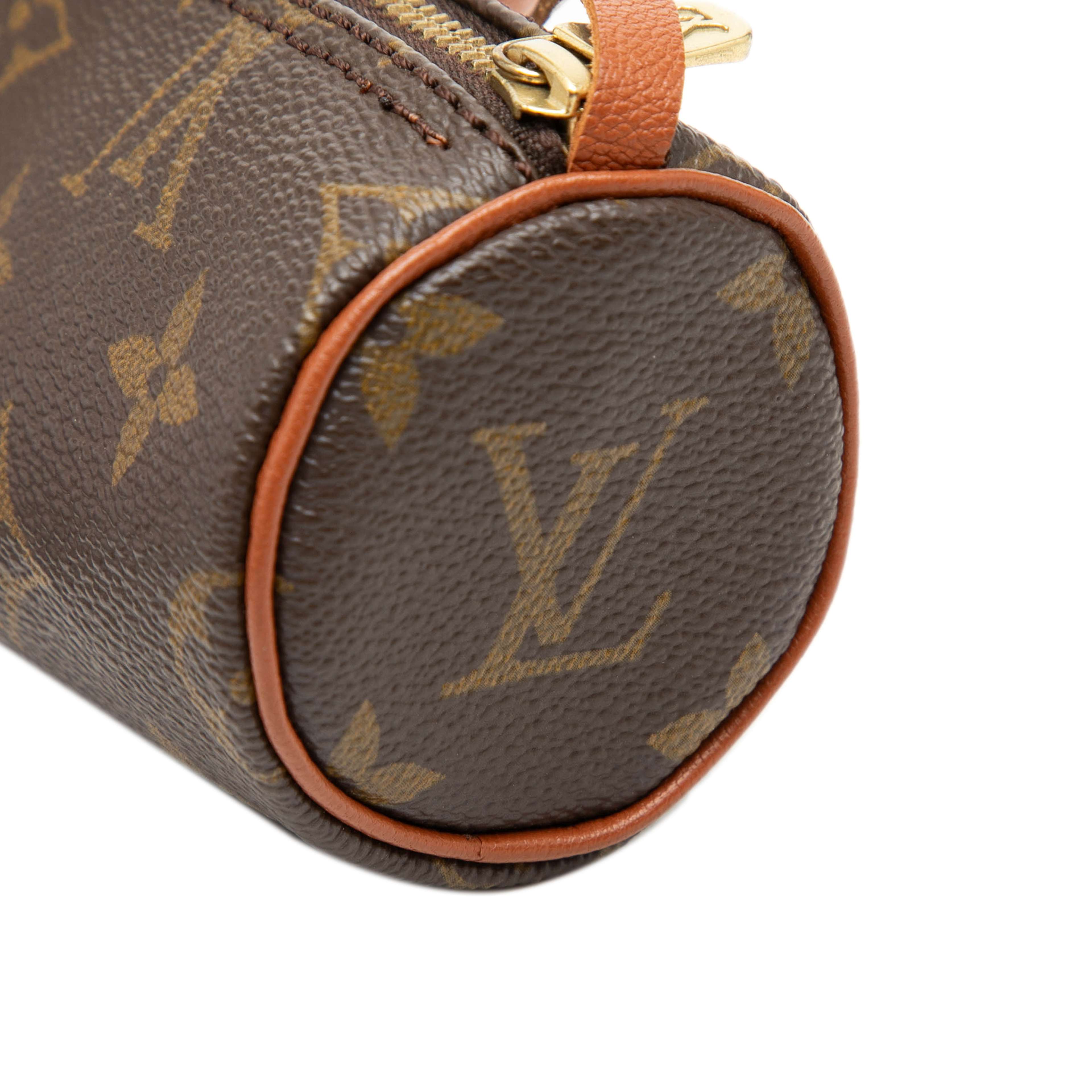 Louis Vuitton Monogram Papillon Pochette, från Luxclusif, i färgen brown. Klicka för att öppna bilden i stort format