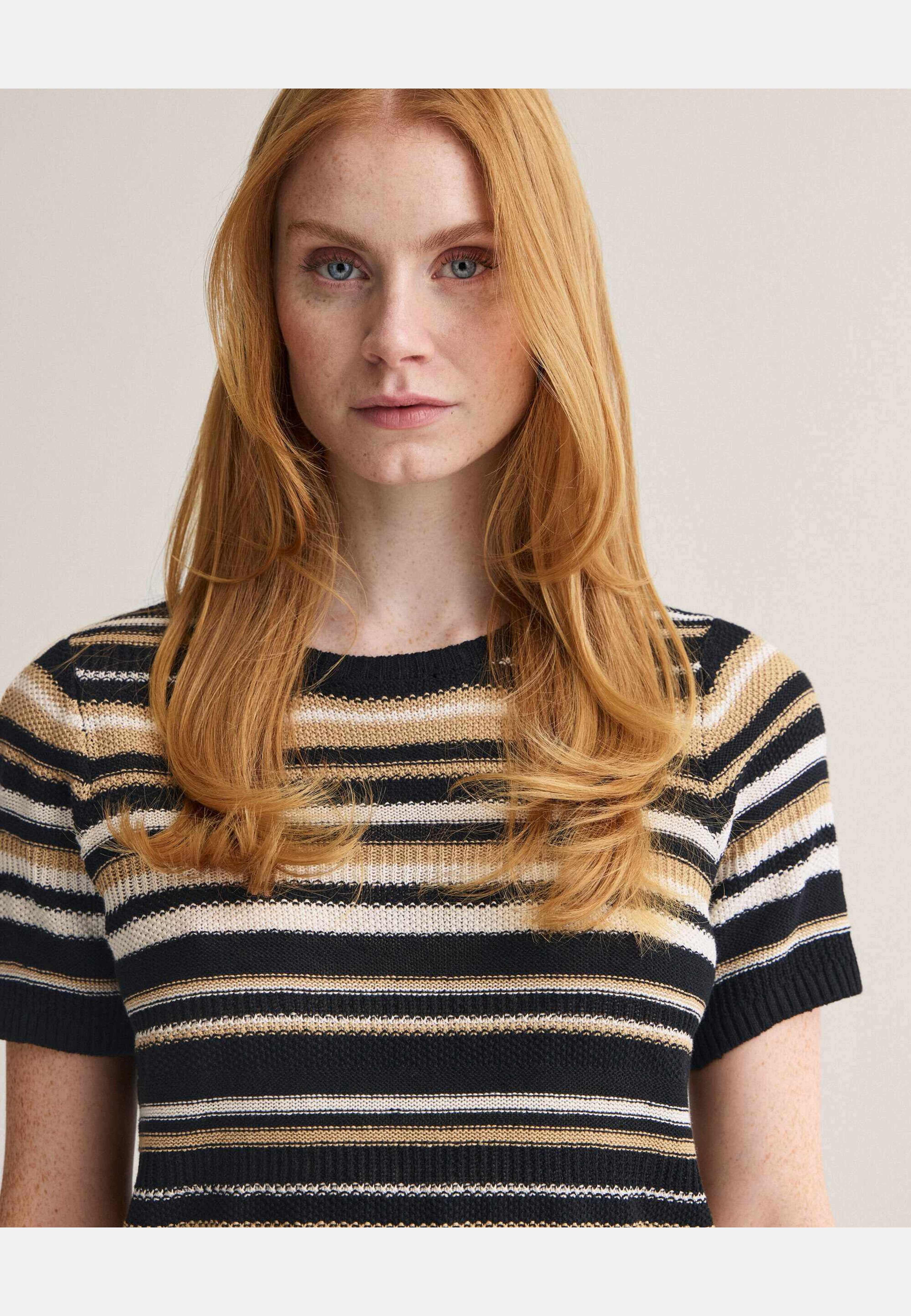 Judy Top, från Newhouse, i färgen svart. Klicka för att öppna bilden i stort format