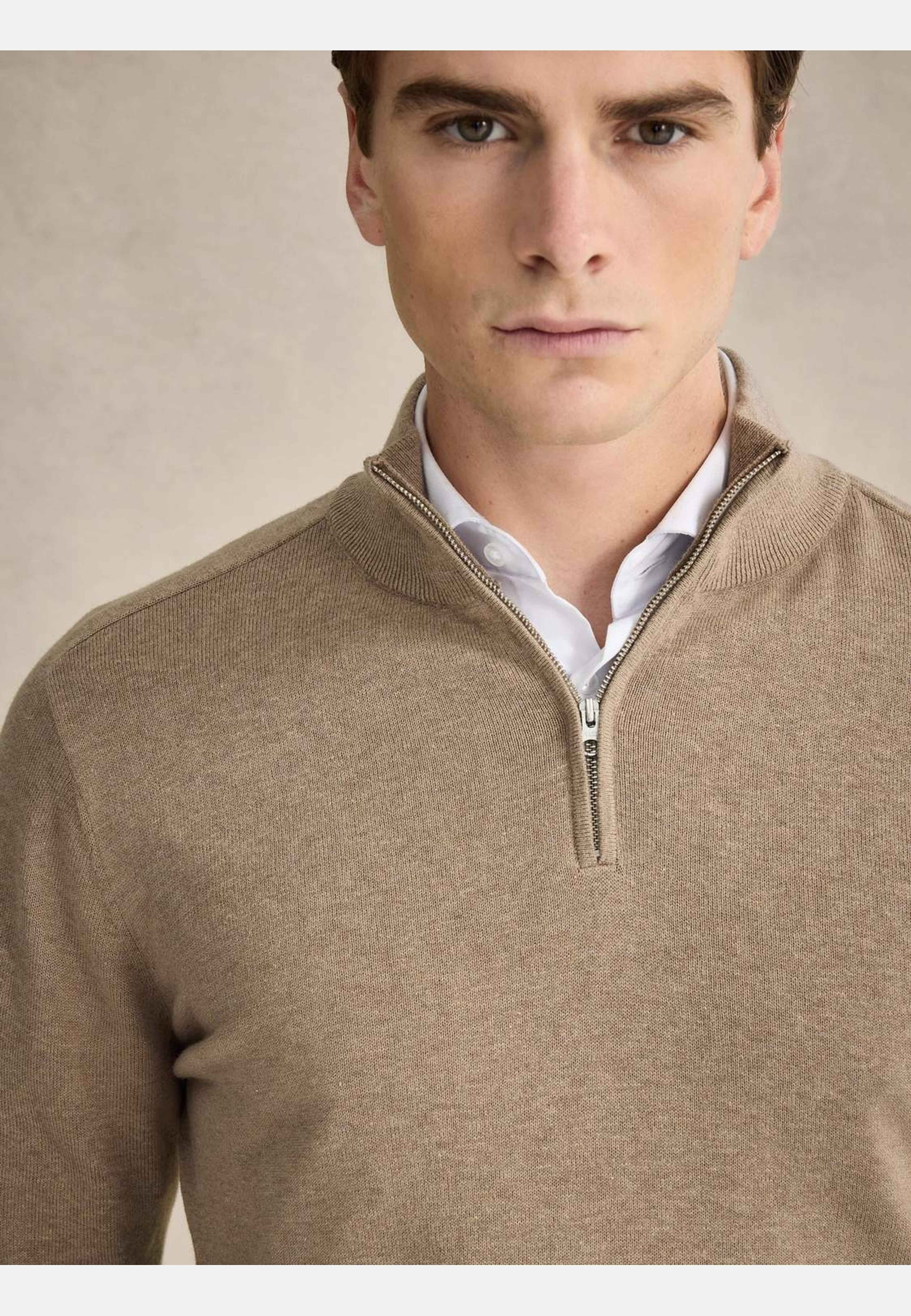 Cotton Plain Knitted Half Zipper Sweater (alex), från John Henric, i färgen cream. Klicka för att öppna bilden i stort format