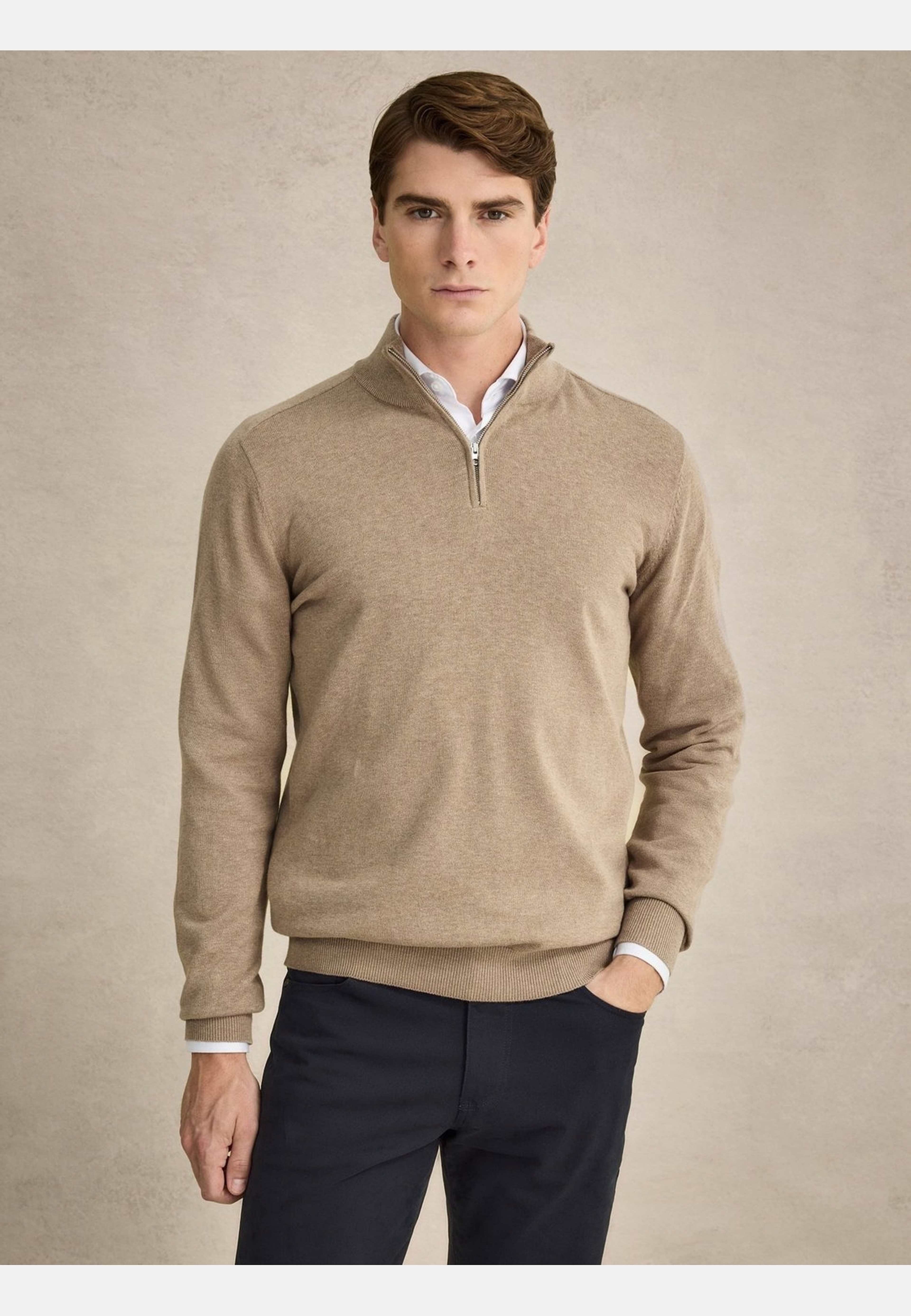 Cotton Plain Knitted Half Zipper Sweater (alex), från John Henric, i färgen cream. Klicka för att öppna bilden i stort format