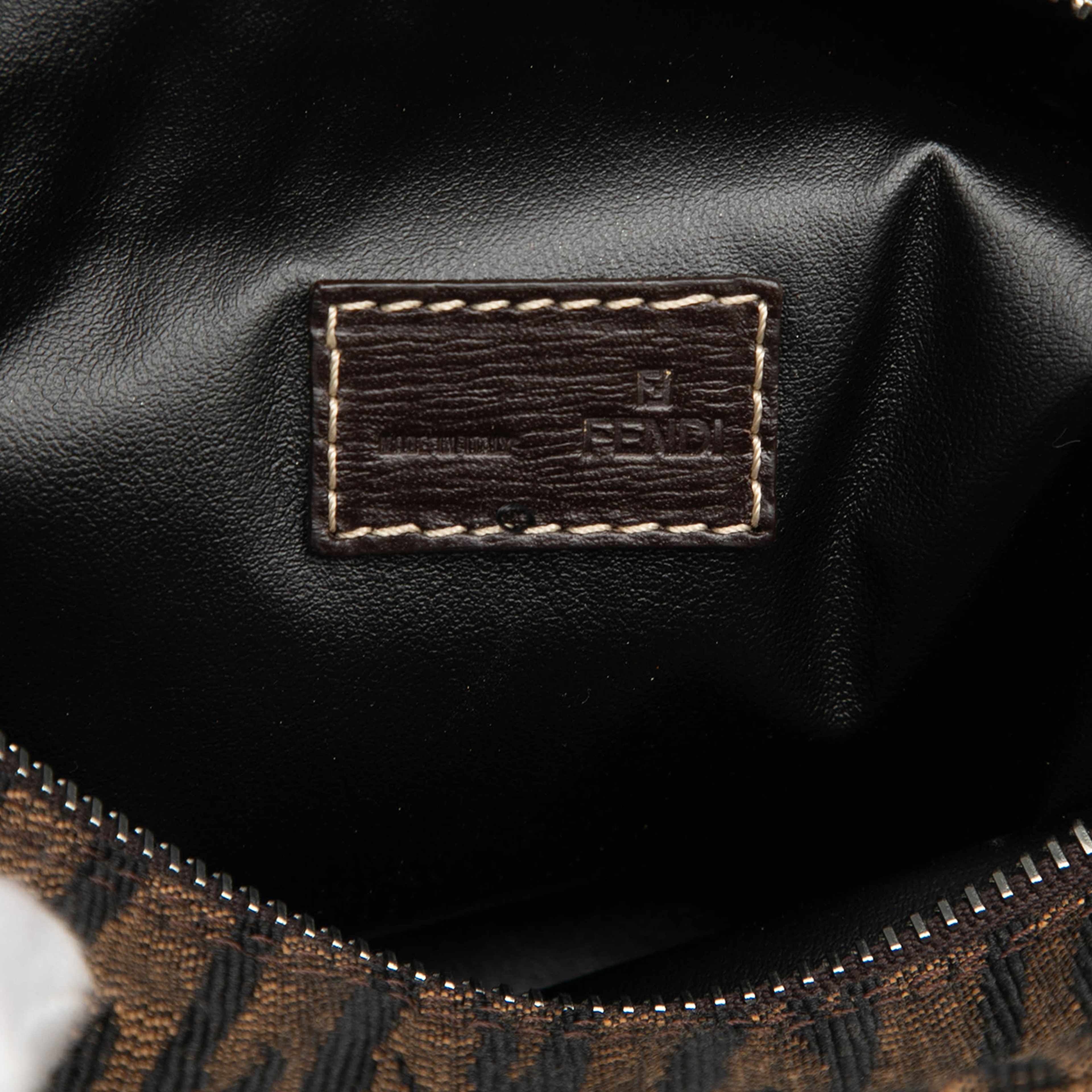 Fendi Canvas Zebra Print Handbag, från Luxclusif, i färgen brown. Klicka för att öppna bilden i stort format