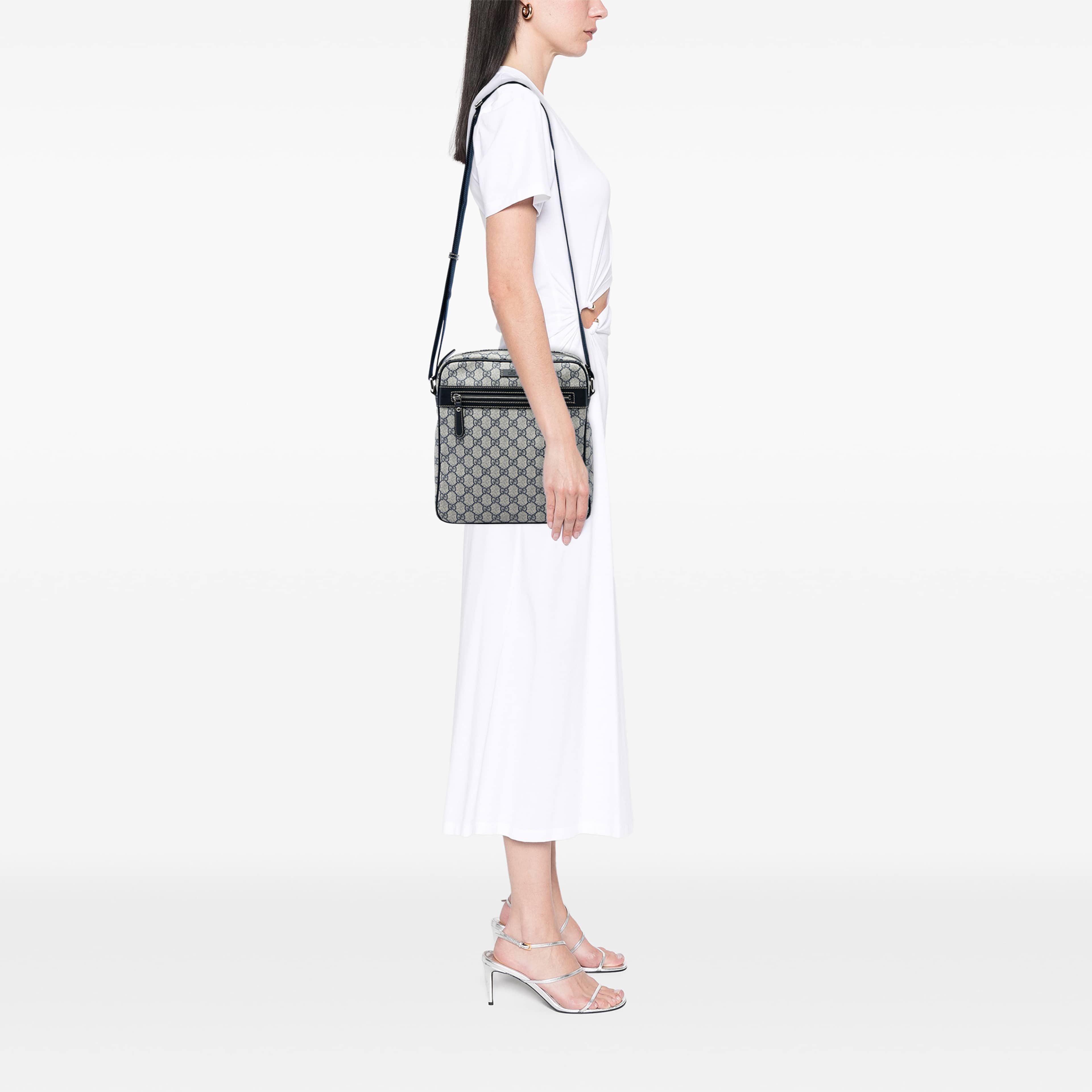 Gucci Gg Supreme Crossbody, från Luxclusif, i färgen beige. Klicka för att öppna bilden i stort format