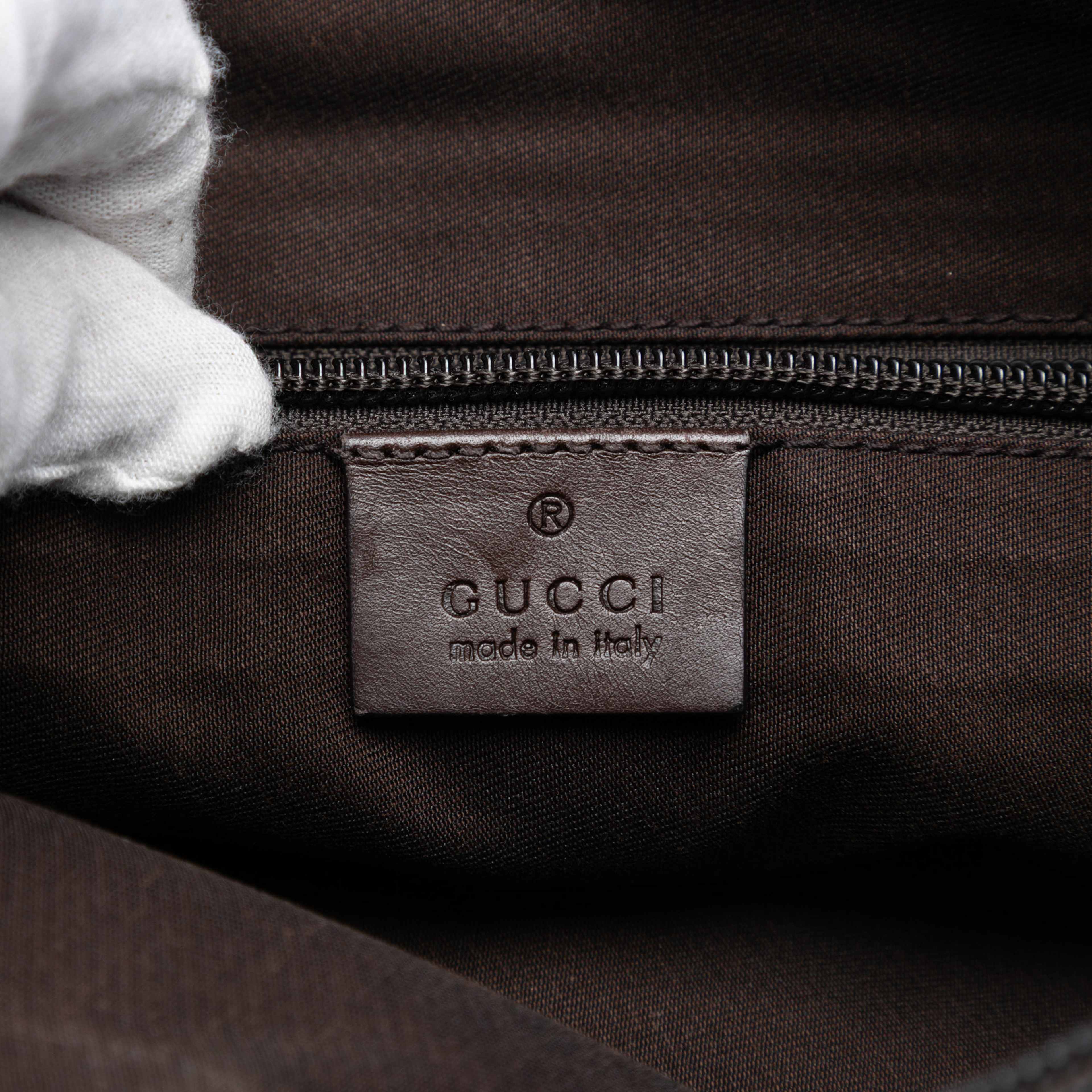 Gucci Gg Canvas Crossbody, från Luxclusif, i färgen beige. Klicka för att öppna bilden i stort format