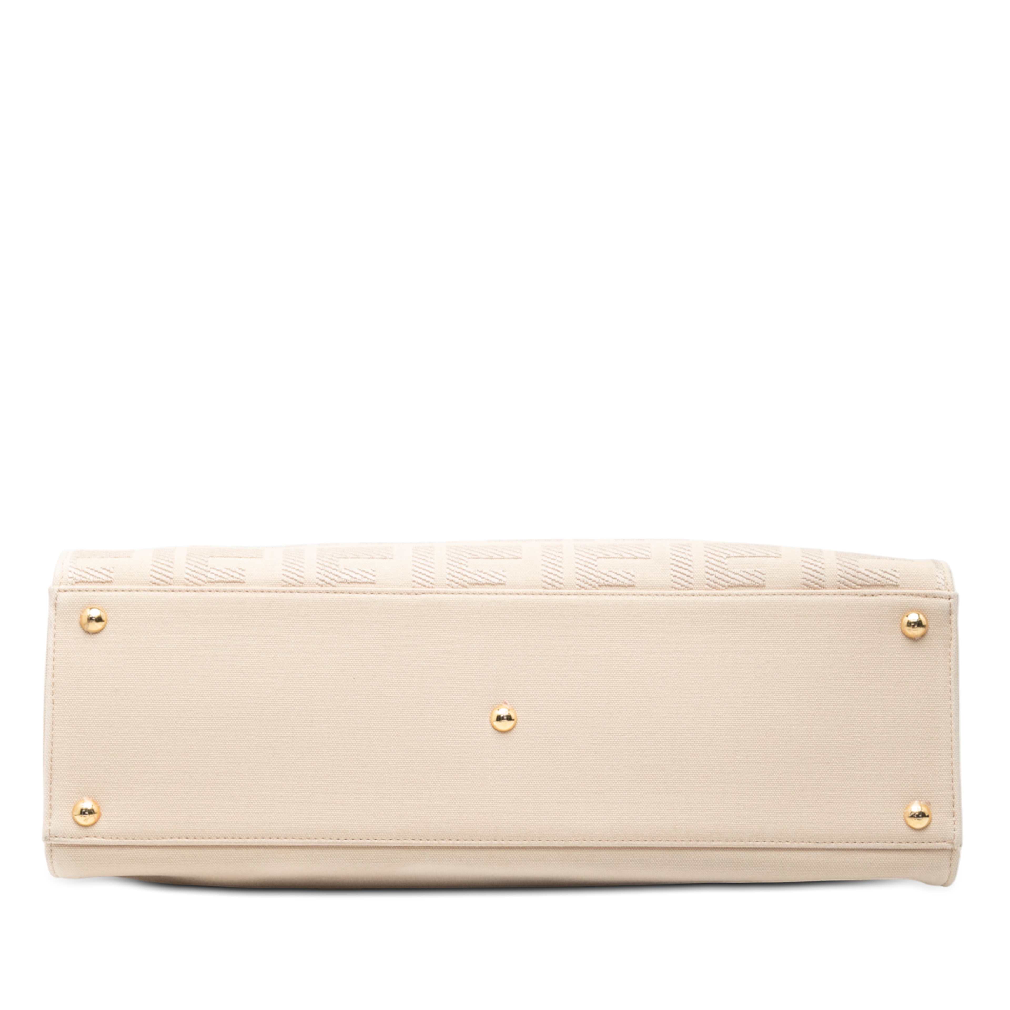 Fendi Zucca Embroidered Canvas Peekaboo X Tote, från Luxclusif, i färgen beige. Klicka för att öppna bilden i stort format