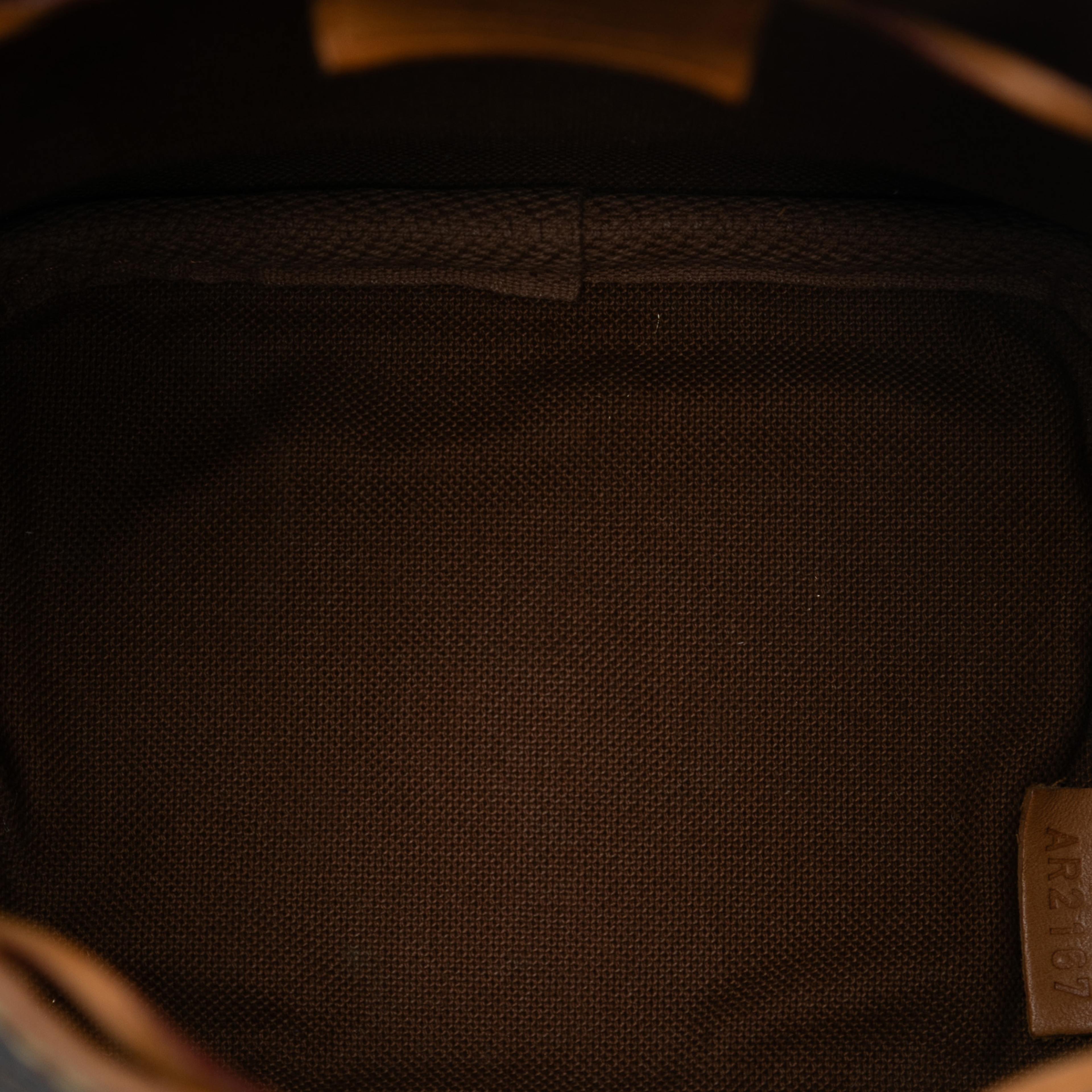 Louis Vuitton Monogram Nano Noe, från Luxclusif, i färgen brown. Klicka för att öppna bilden i stort format