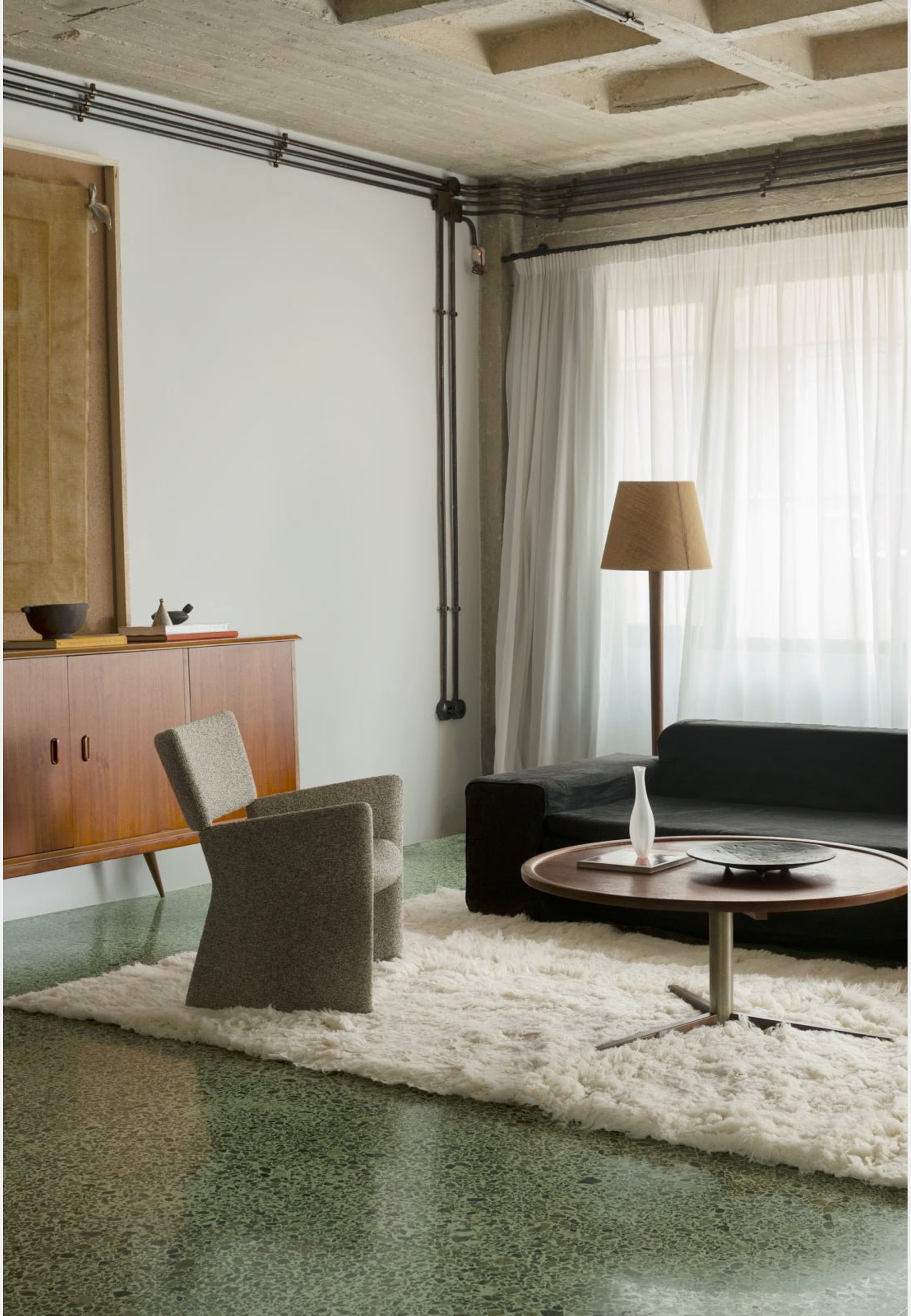 Shaggy Bone White, från Layered, i färgen bone white. Klicka för att öppna bilden i stort format