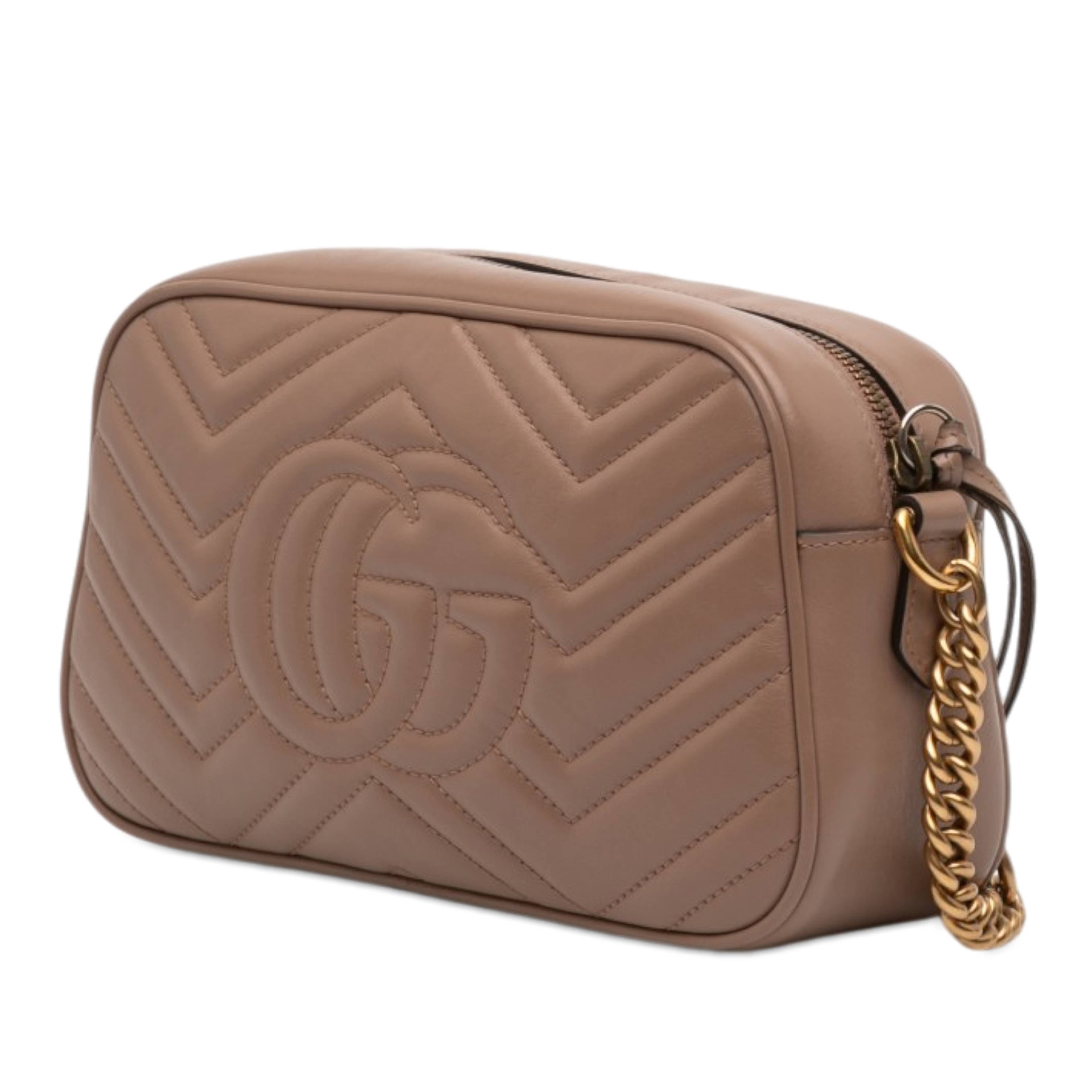 Gucci Small Gg Marmont Matelasse Calfskin Crossbody, från Luxclusif, i färgen brun. Klicka för att öppna bilden i stort format