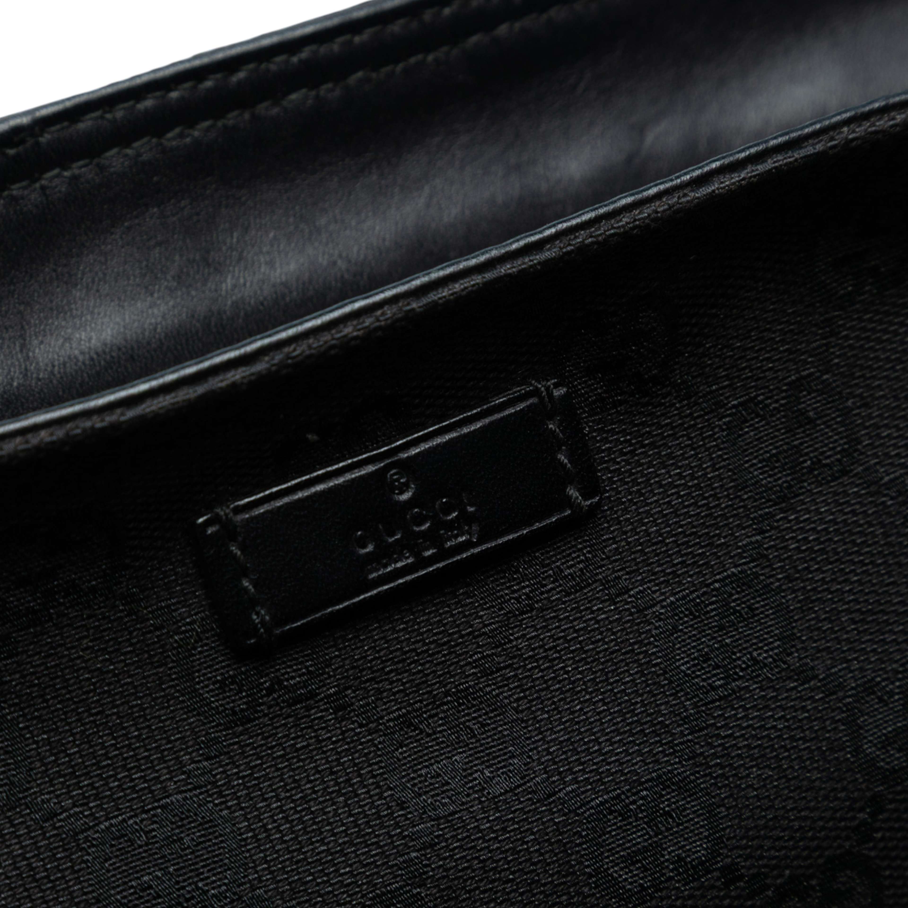 Gucci Gg Canvas Web Crossbody, från Luxclusif, i färgen black. Klicka för att öppna bilden i stort format