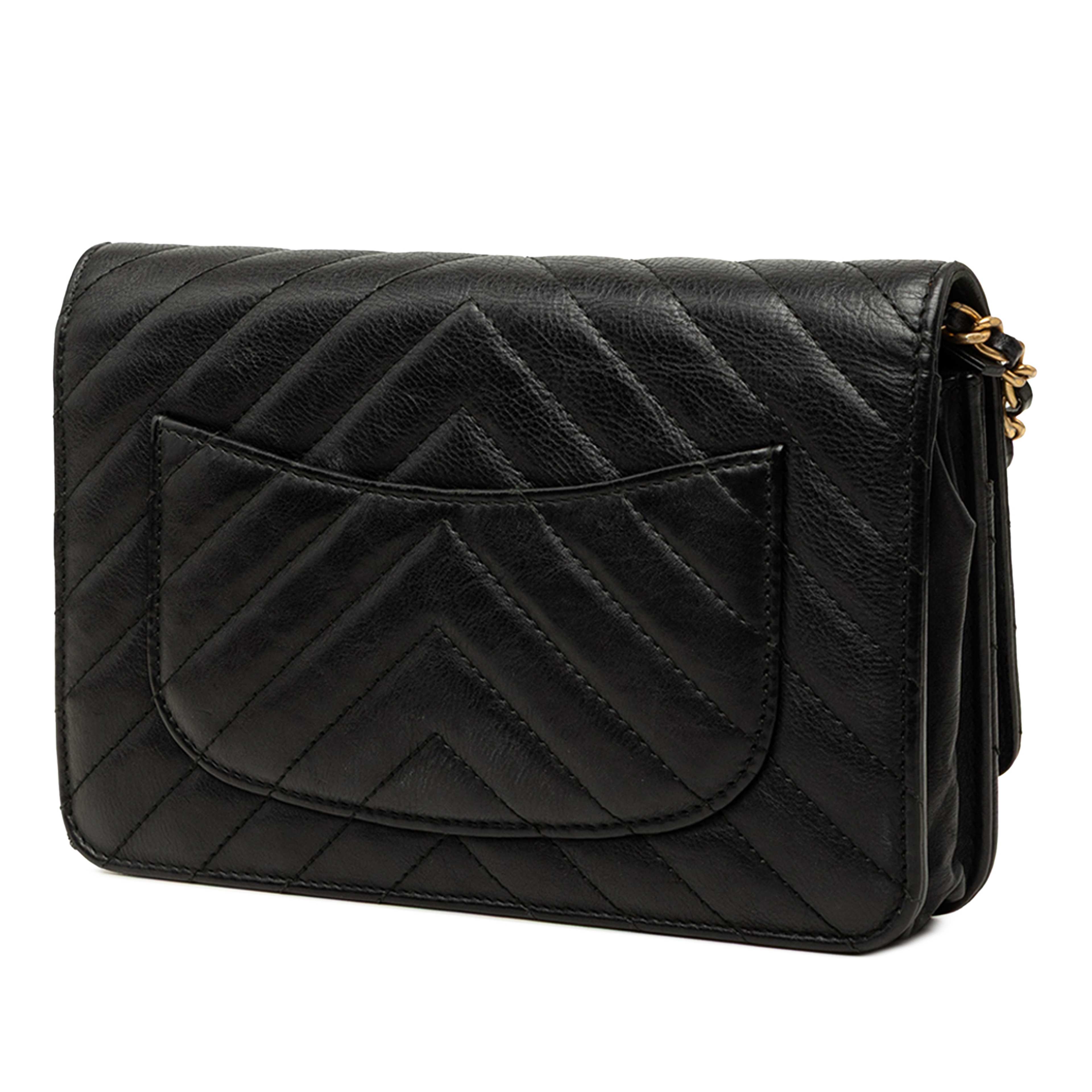 Chanel Cc Chevron Calfskin Wallet On Chain, från Luxclusif, i färgen svart. Klicka för att öppna bilden i stort format