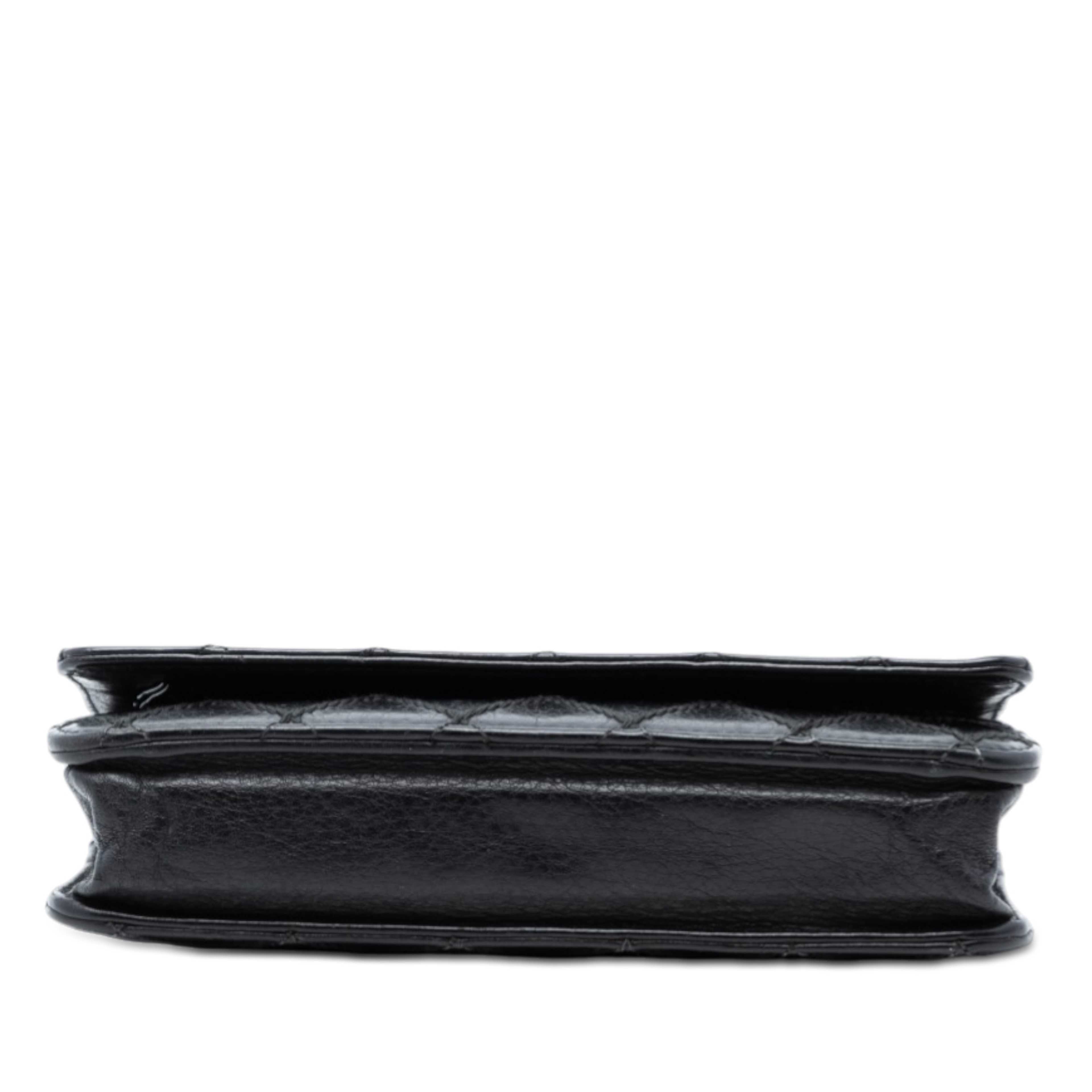 Chanel Cc Lambskin Wild Stitch Wallet On Chain, från Luxclusif, i färgen black. Klicka för att öppna bilden i stort format