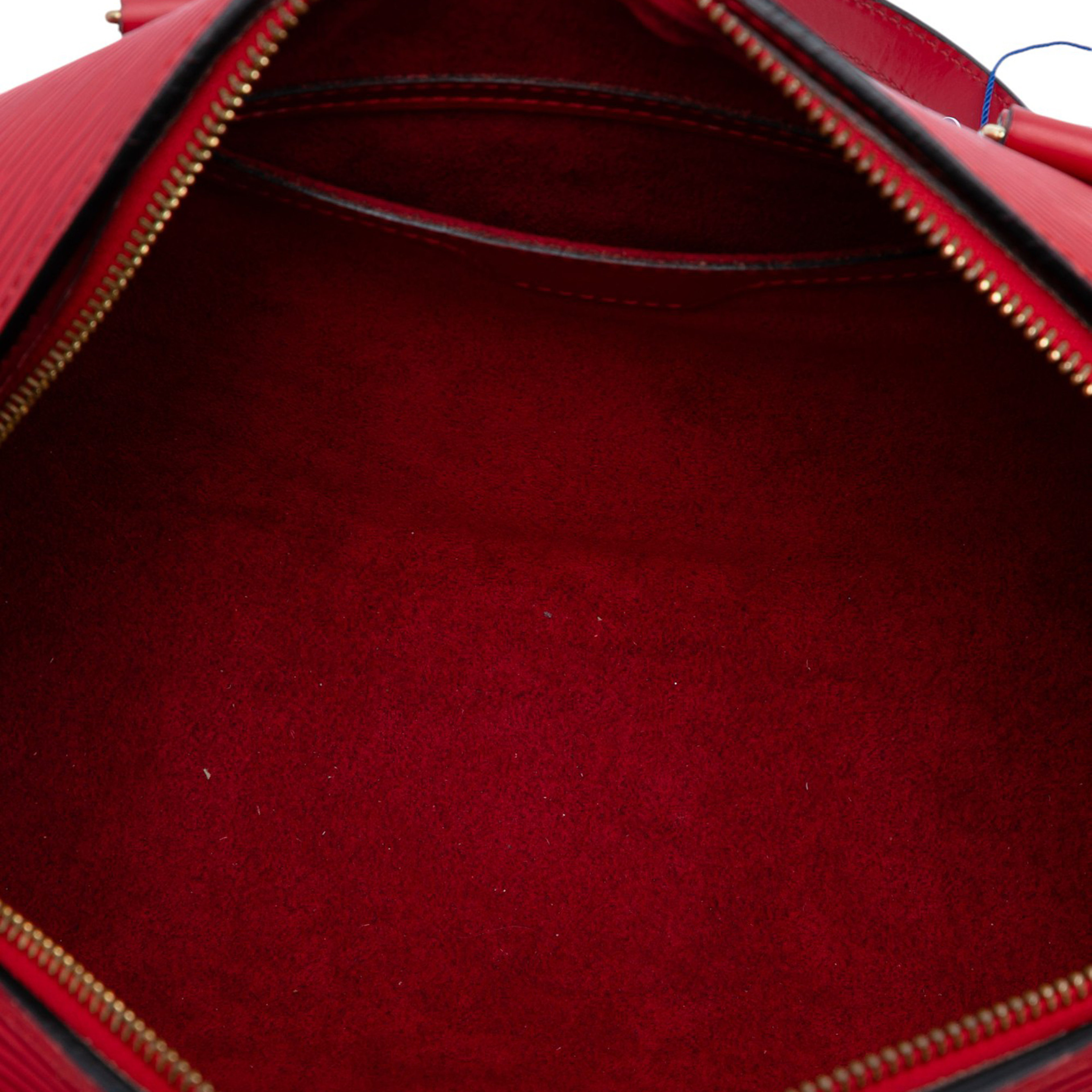 Louis Vuitton Epi Soufflot, från Luxclusif, i färgen red. Klicka för att öppna bilden i stort format