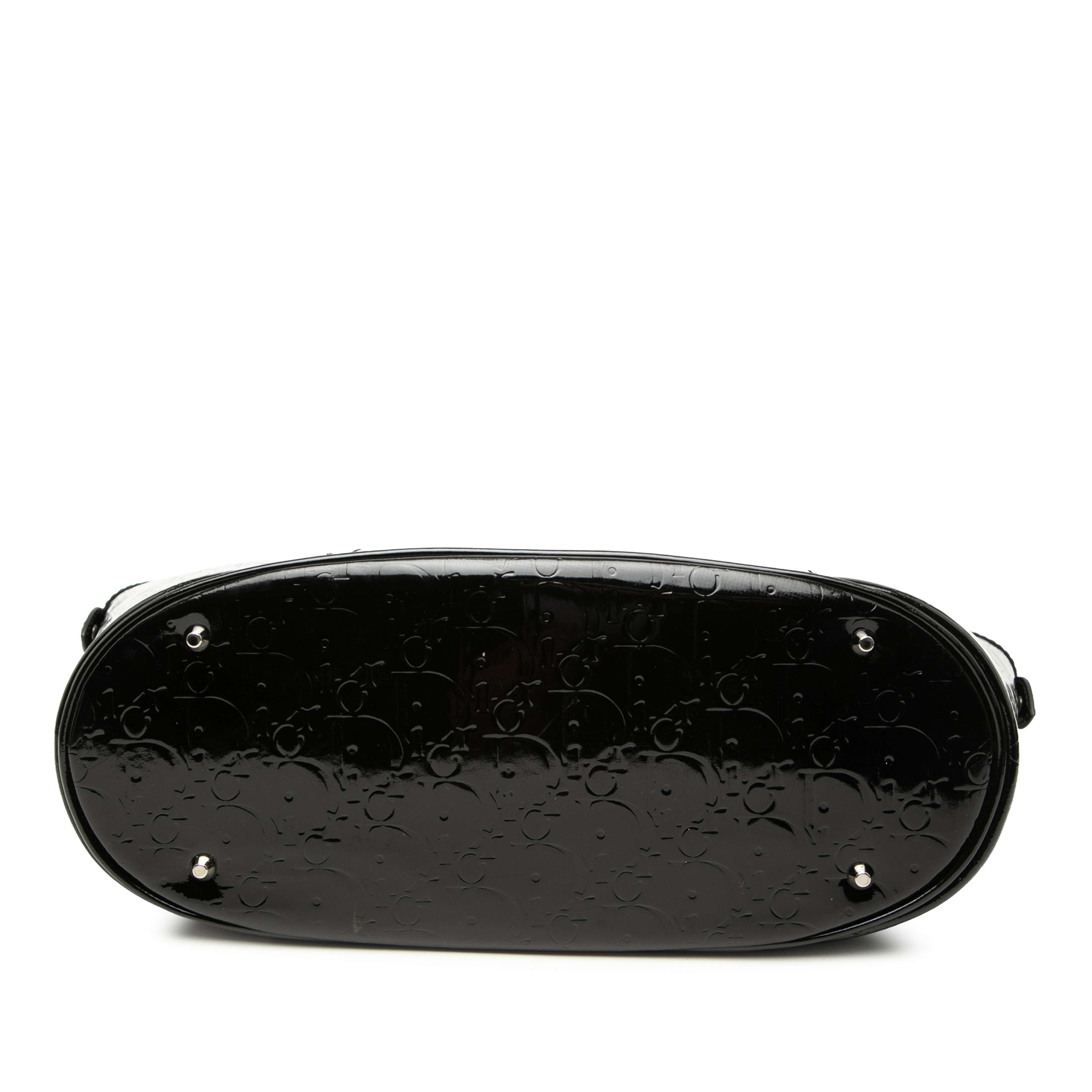 Dior Diorissimo Trotter Patent Tote, från Luxclusif, i färgen svart. Klicka för att öppna bilden i stort format