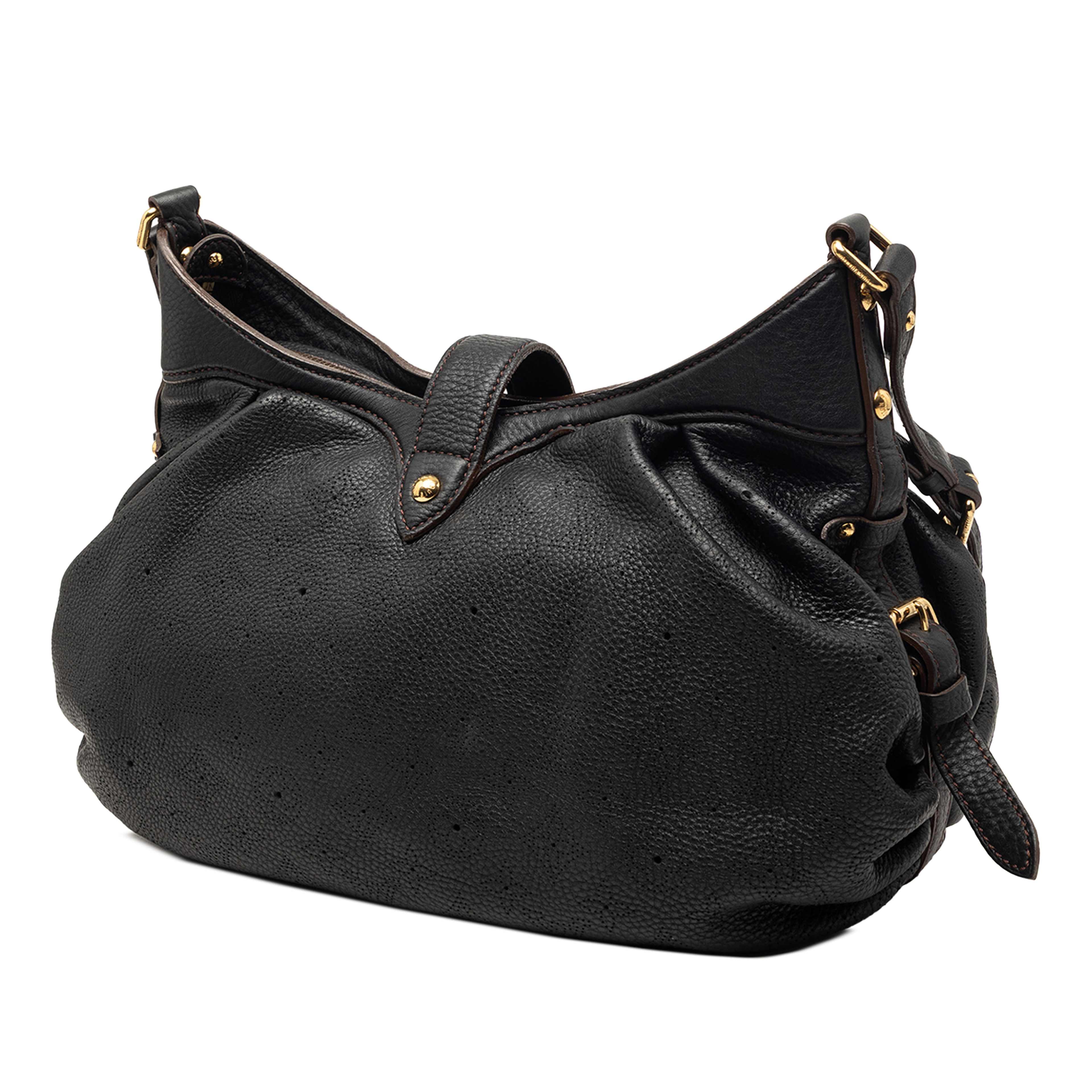 Louis Vuitton Monogram Mahina Xs, från Luxclusif, i färgen svart. Klicka för att öppna bilden i stort format