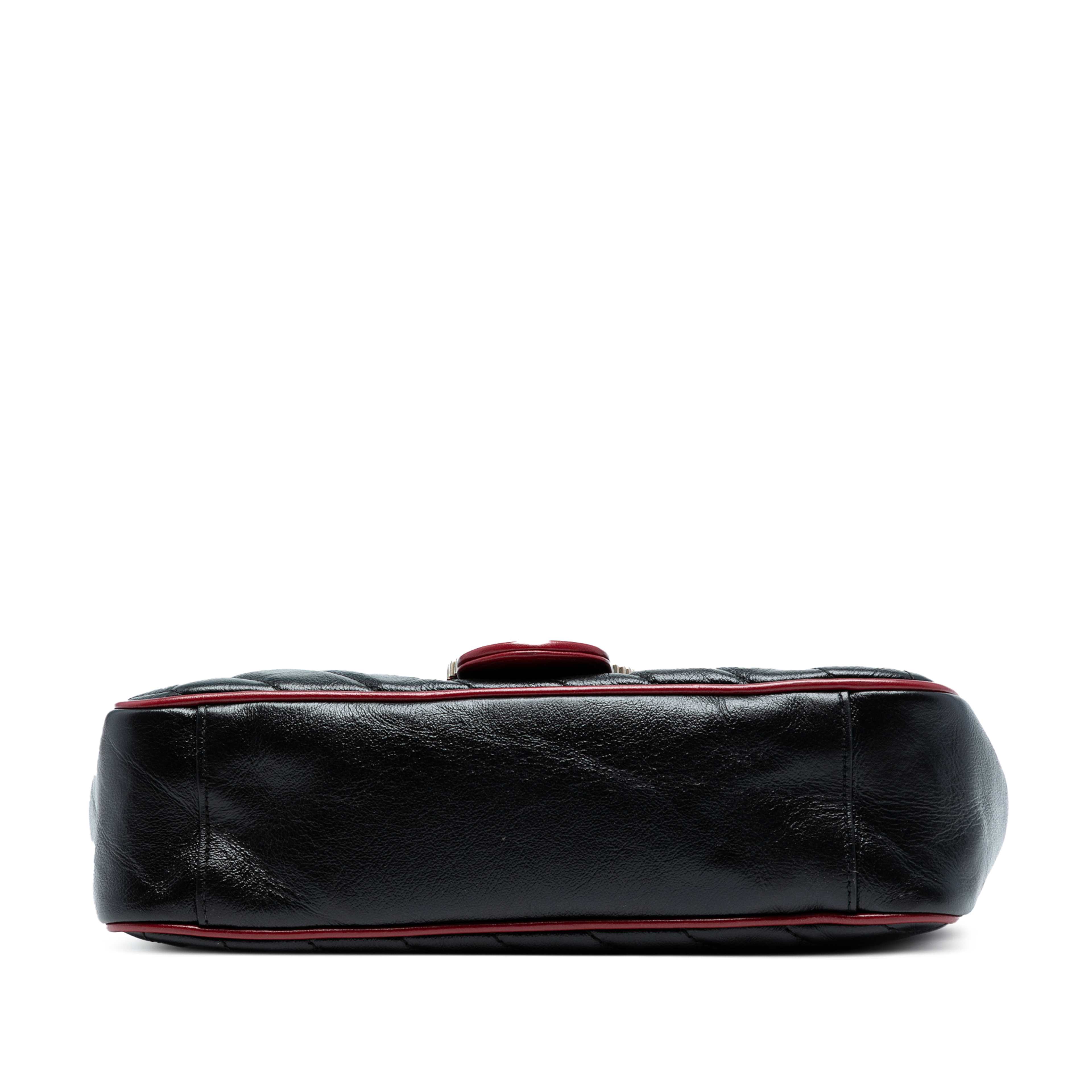 Gucci Medium Gg Marmont Matelasse Diagonal Leather Torchon Shoulder Bag, från Luxclusif, i färgen black. Klicka för att öppna bilden i stort format