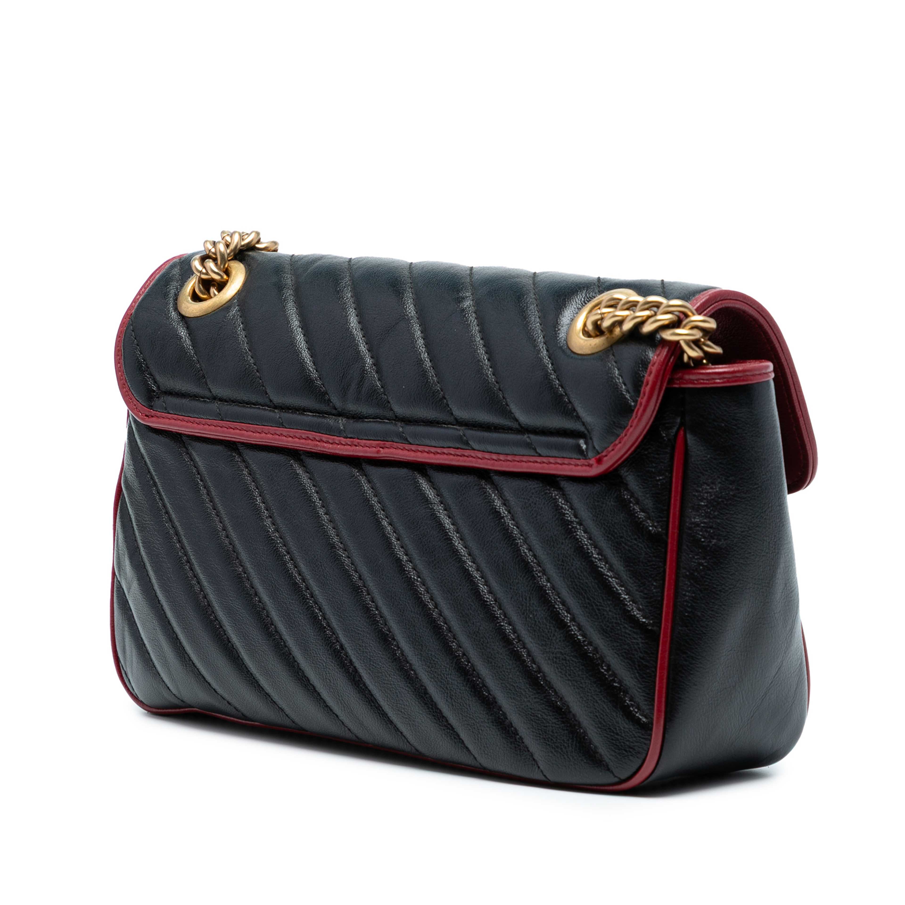 Gucci Medium Gg Marmont Matelasse Diagonal Leather Torchon Shoulder Bag, från Luxclusif, i färgen black. Klicka för att öppna bilden i stort format