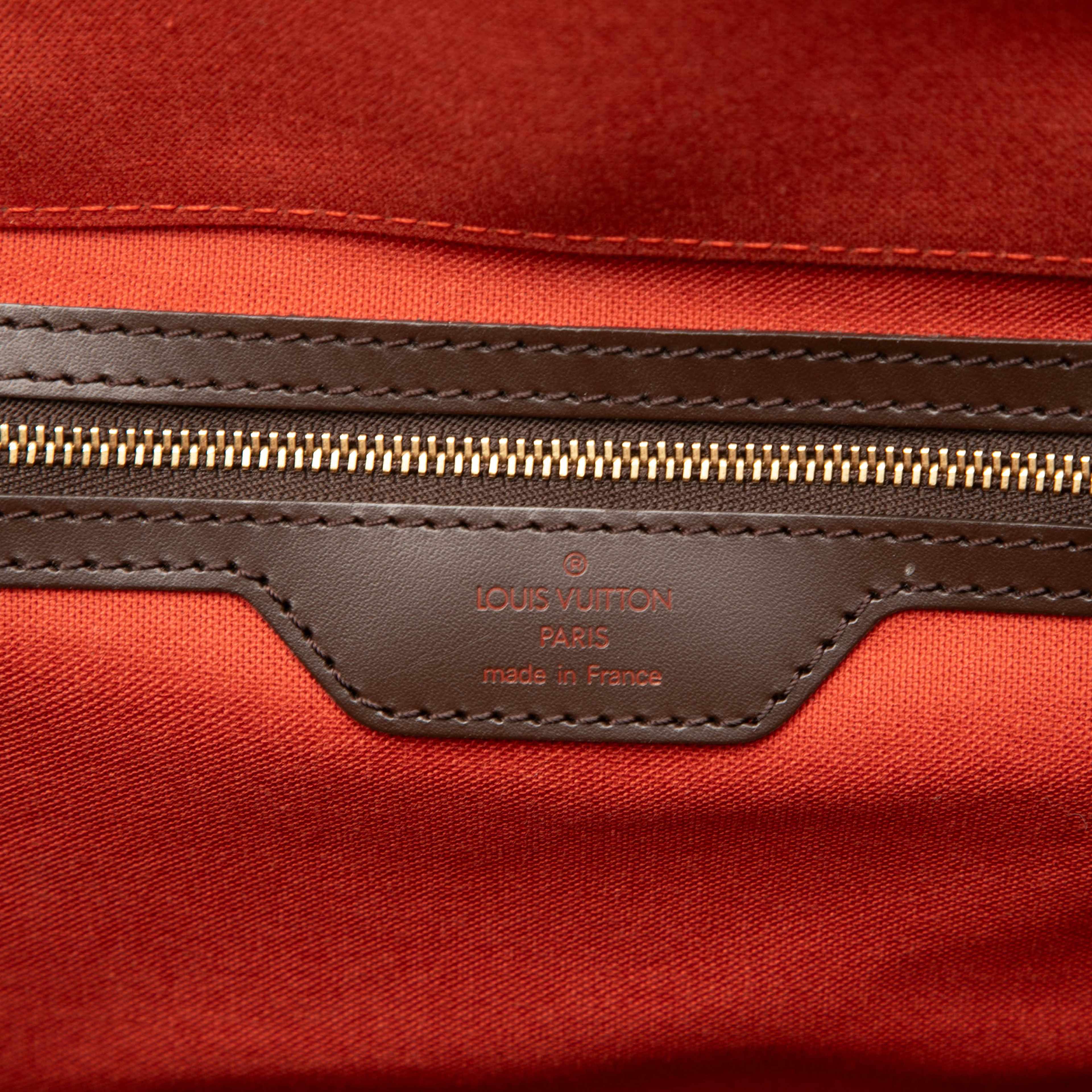 Louis Vuitton Damier Ebene Greenwich Pm, från Luxclusif, i färgen brown. Klicka för att öppna bilden i stort format