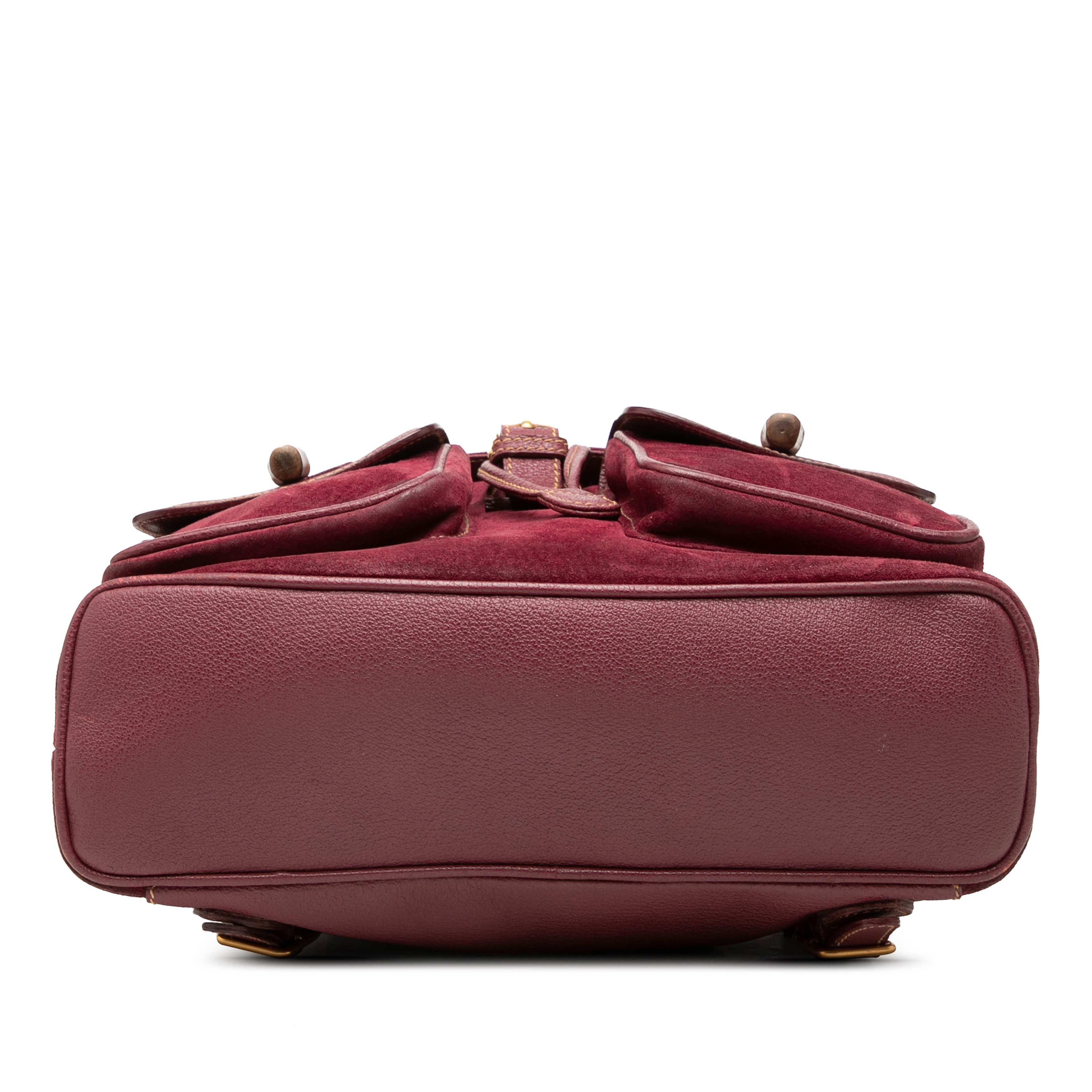 Gucci Large Suede Bamboo Drawstring Backpack, från Luxclusif, i färgen röd. Klicka för att öppna bilden i stort format