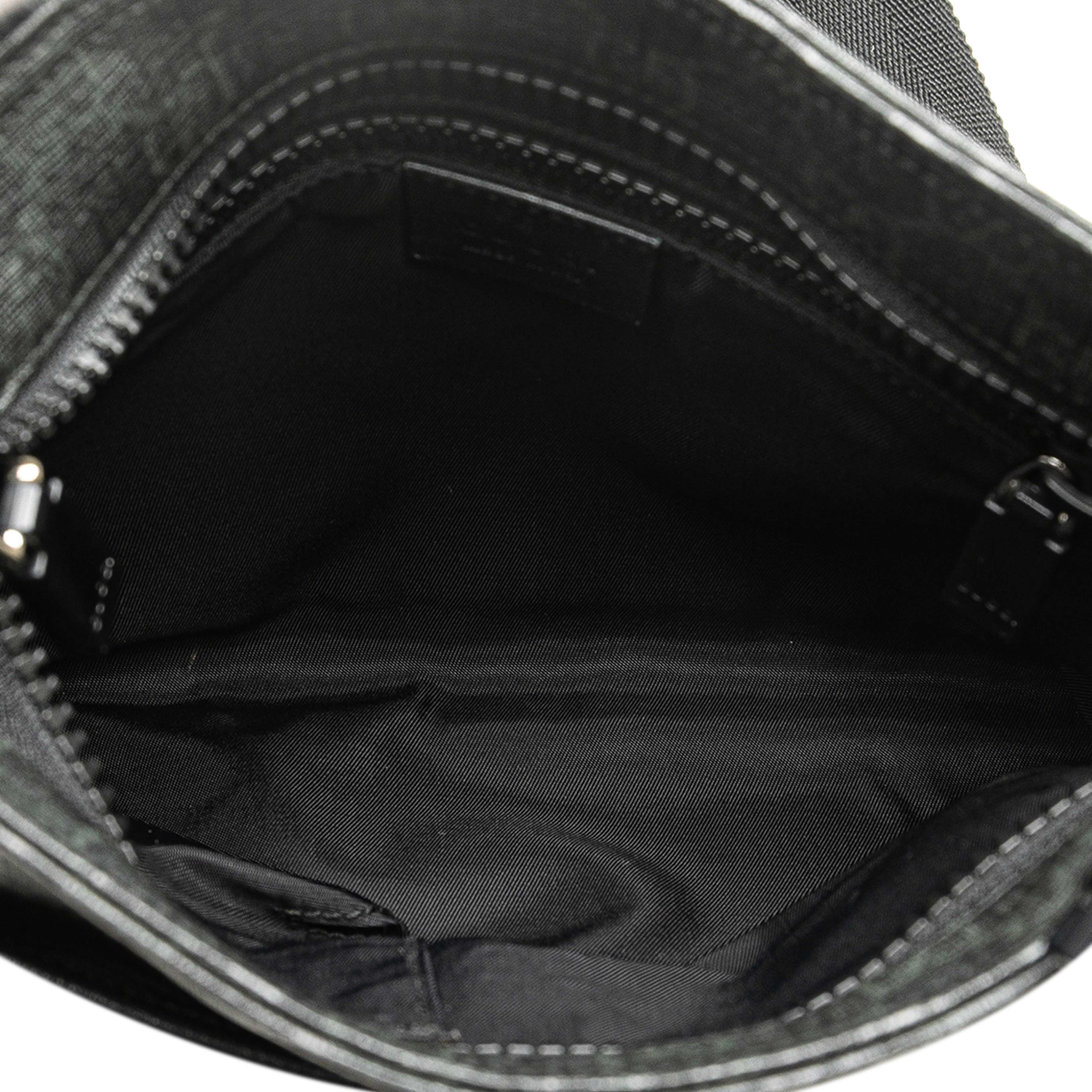 Gucci Gg Supreme Crossbody, från Luxclusif, i färgen black. Klicka för att öppna bilden i stort format