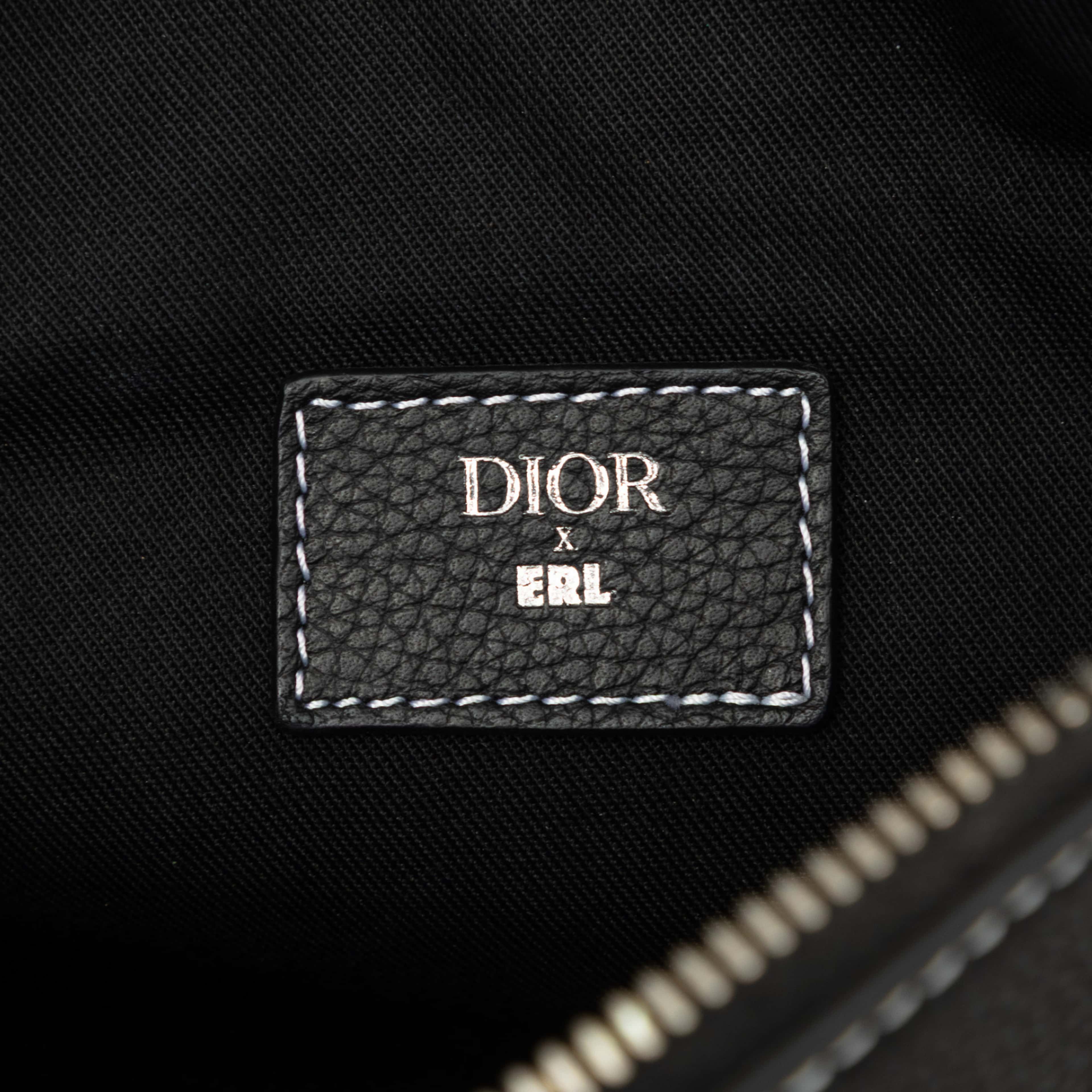 Dior Grained Calfskin Saddle Crossbody, från Luxclusif, i färgen svart. Klicka för att öppna bilden i stort format
