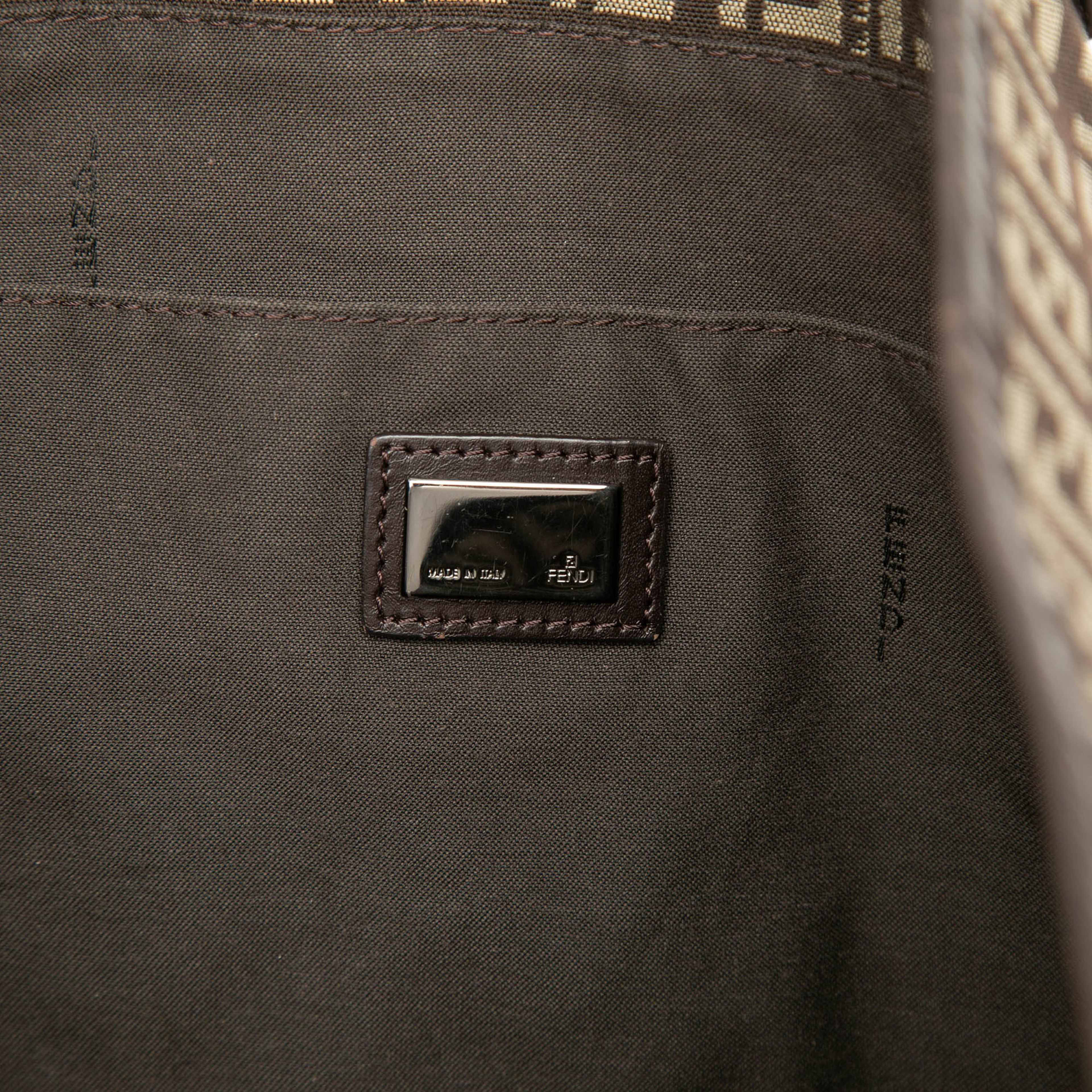 Fendi Zucchino Canvas Tote, från Luxclusif, i färgen brun. Klicka för att öppna bilden i stort format