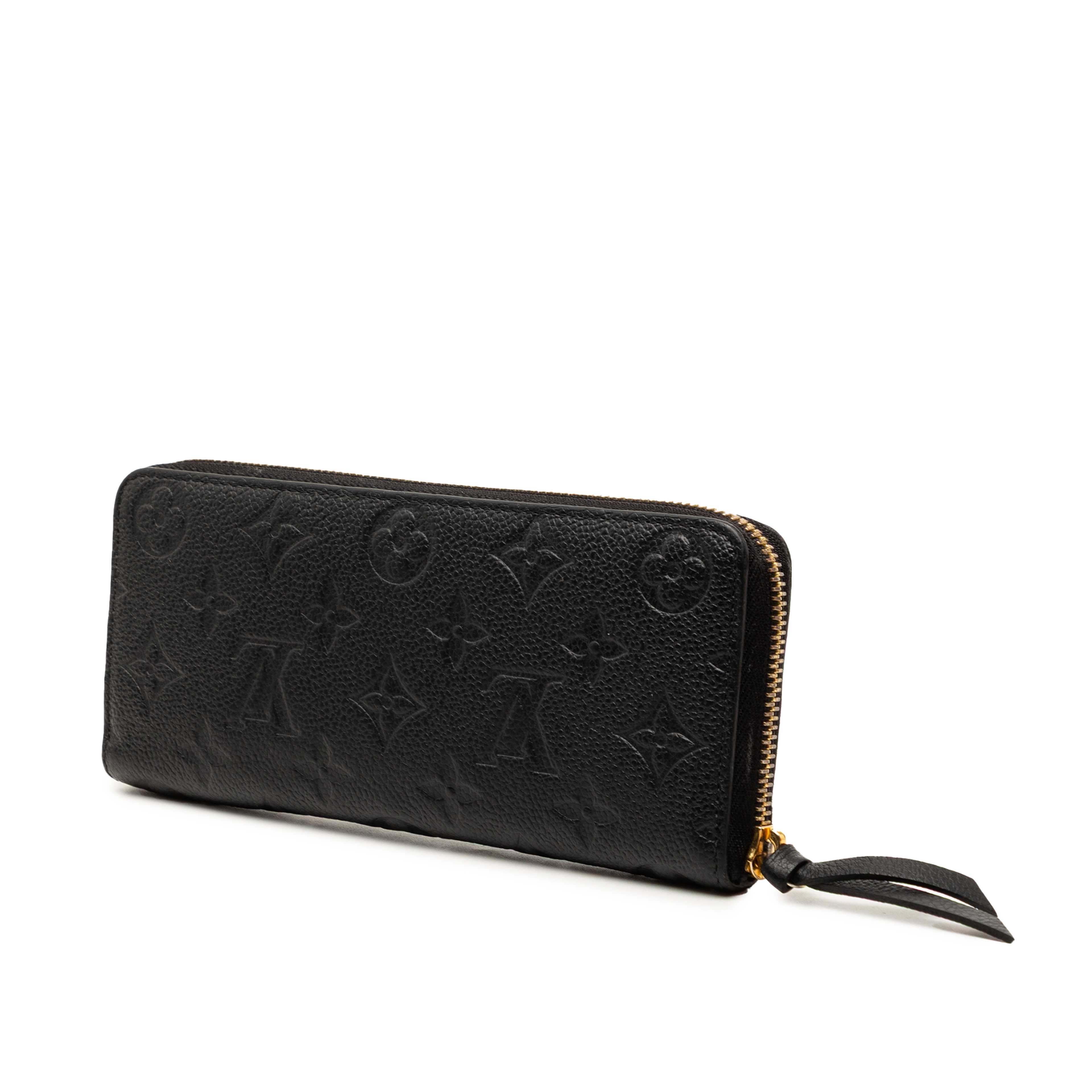 Louis Vuitton Monogram Empreinte Clemence Wallet, från Luxclusif, i färgen black. Klicka för att öppna bilden i stort format
