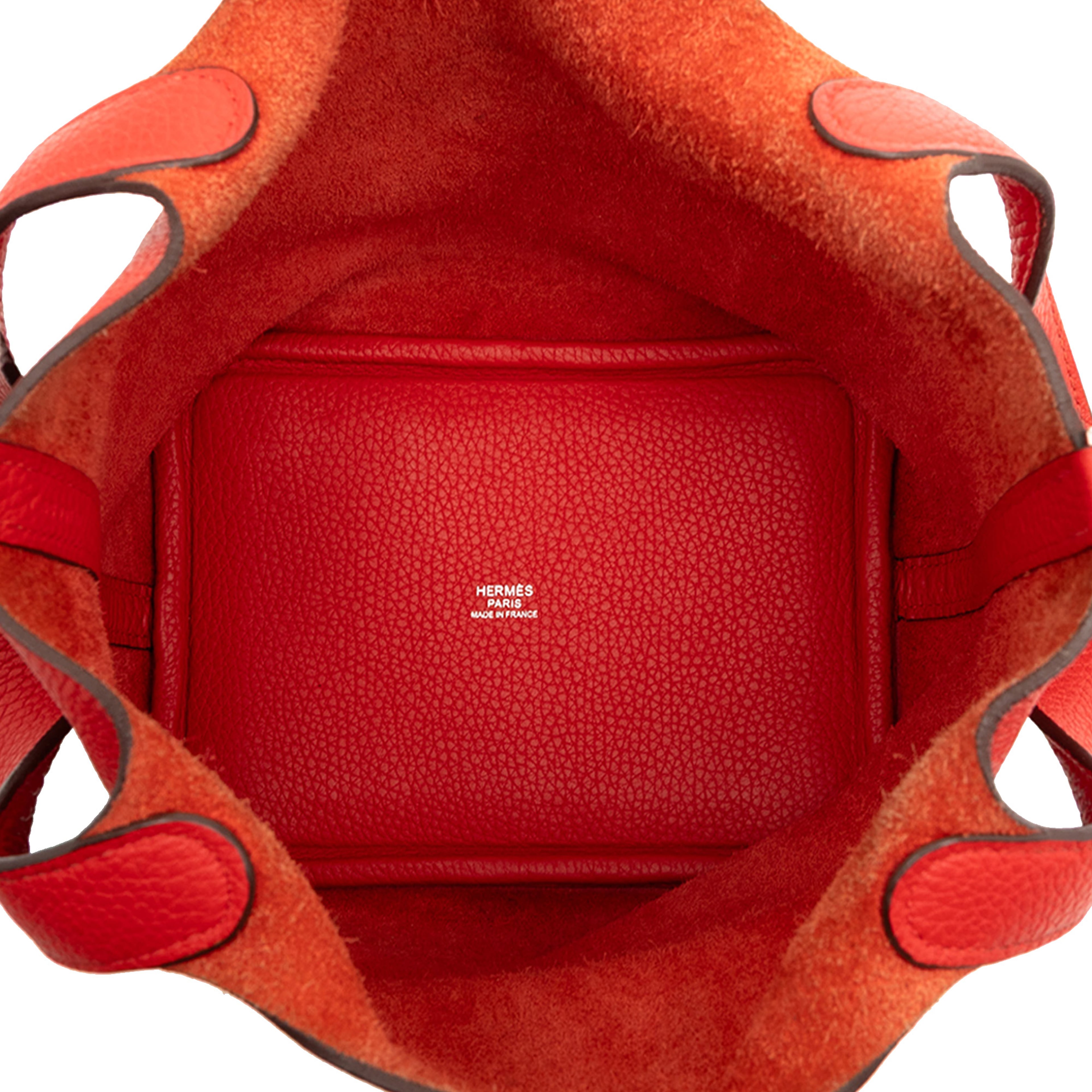 Hermès Clemence Picotin Lock 18, från Luxclusif, i färgen red. Klicka för att öppna bilden i stort format