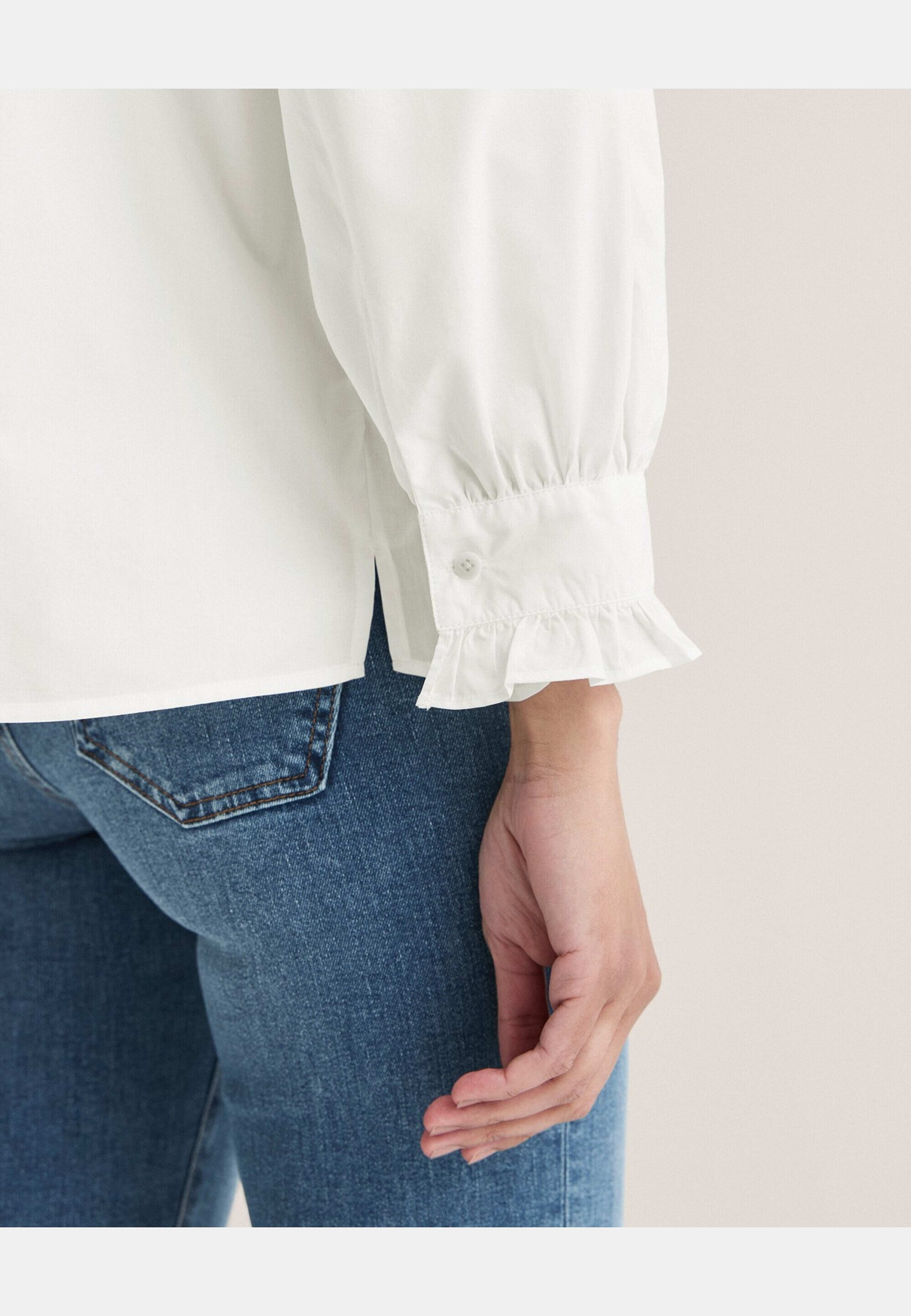 Blus Margaux, från Newhouse, i färgen vit. Klicka för att öppna bilden i stort format