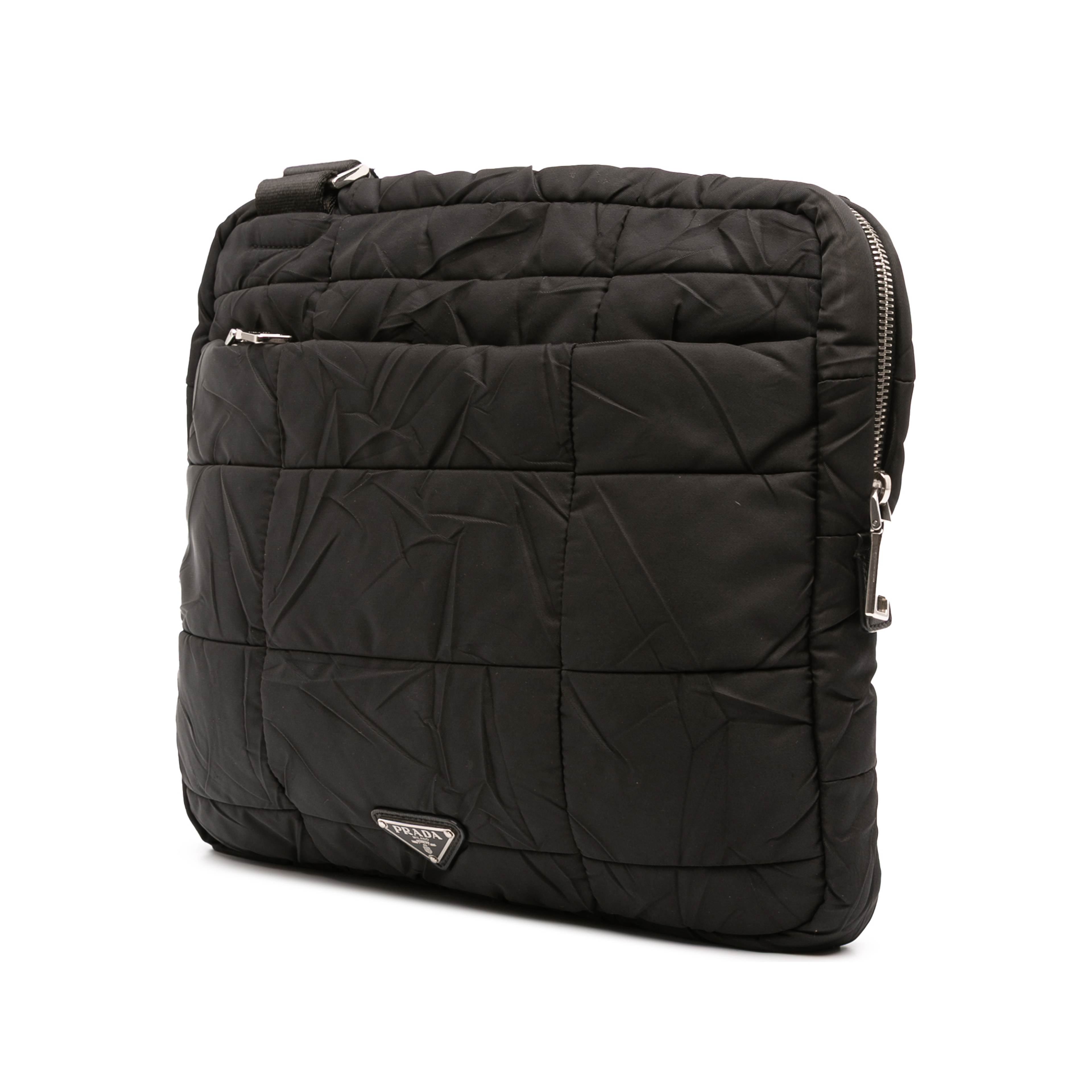 Prada Quilted Tessuto Crossbody, från Luxclusif, i färgen svart. Klicka för att öppna bilden i stort format