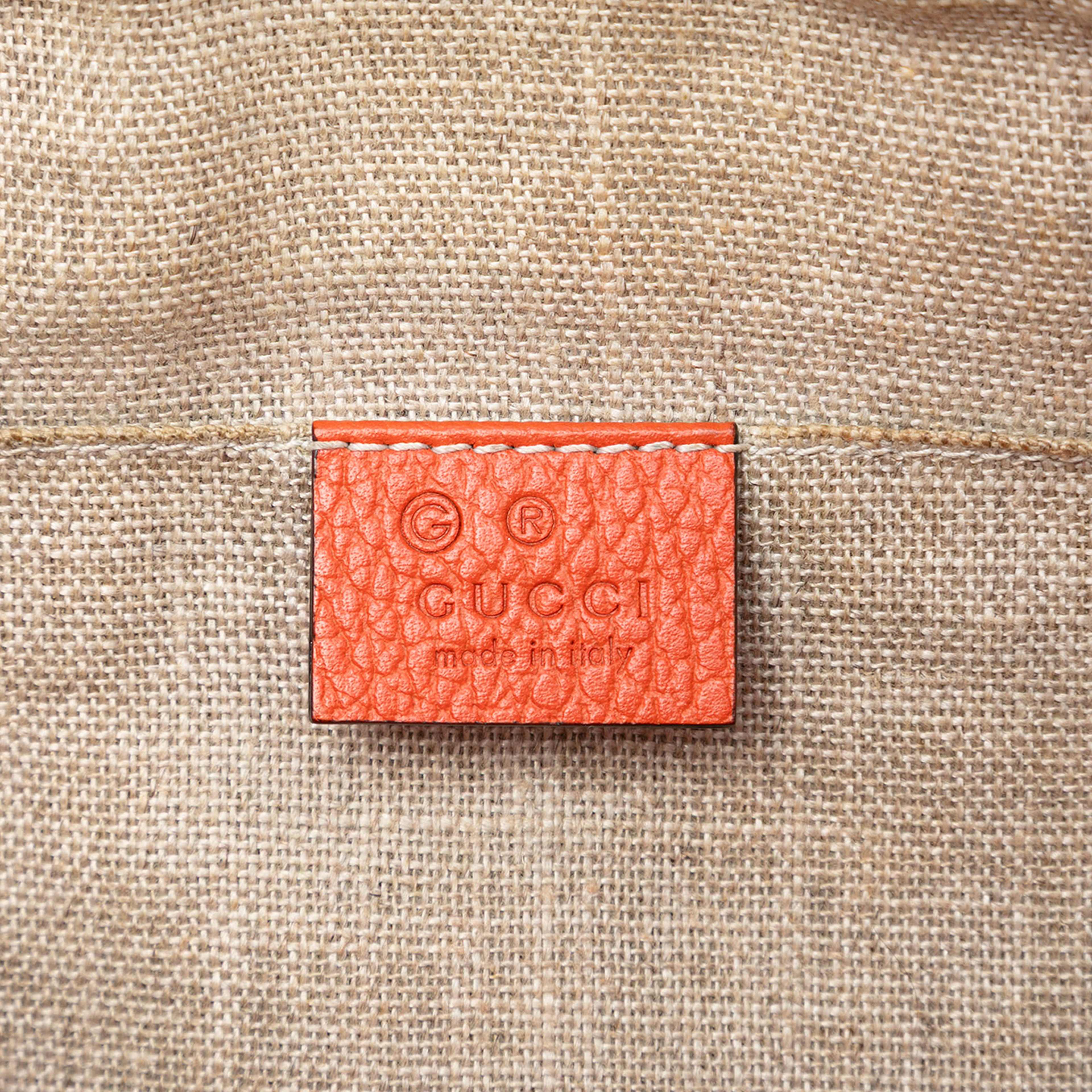 Gucci Gg Canvas Bree Crossbody, från Luxclusif, i färgen beige. Klicka för att öppna bilden i stort format