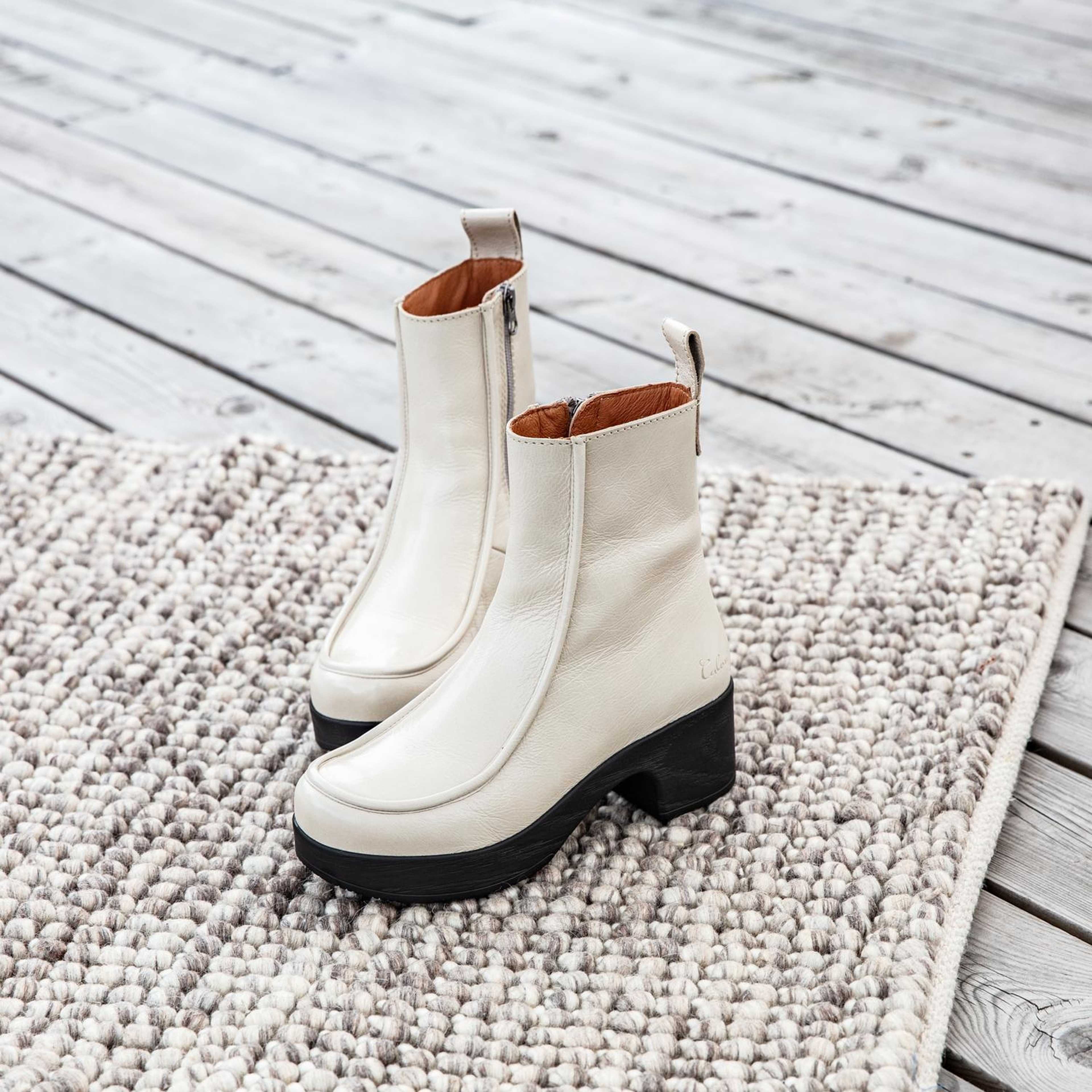 Viola Boot Patent White
