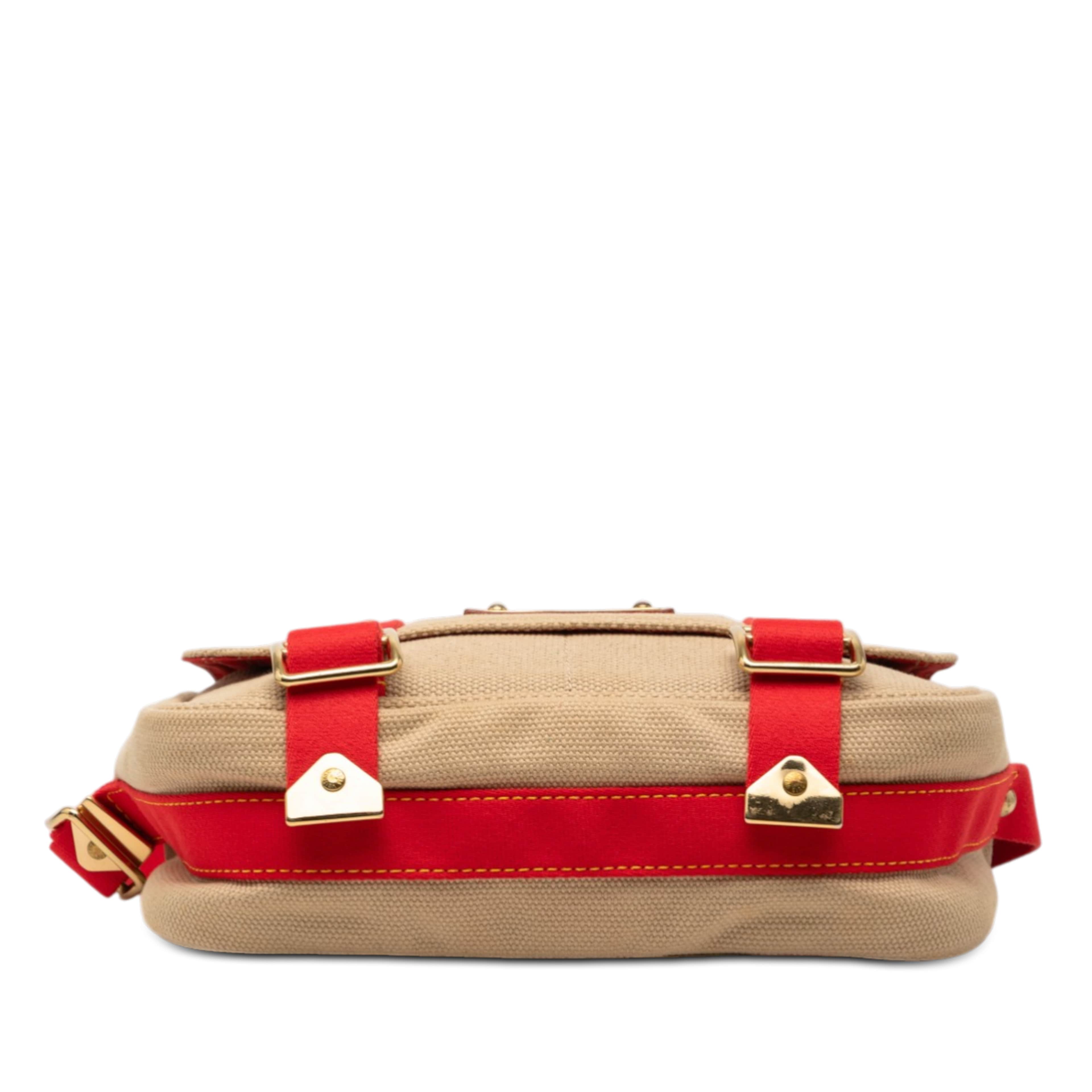 Louis Vuitton Antigua Besace Pm, från Luxclusif, i färgen beige. Klicka för att öppna bilden i stort format