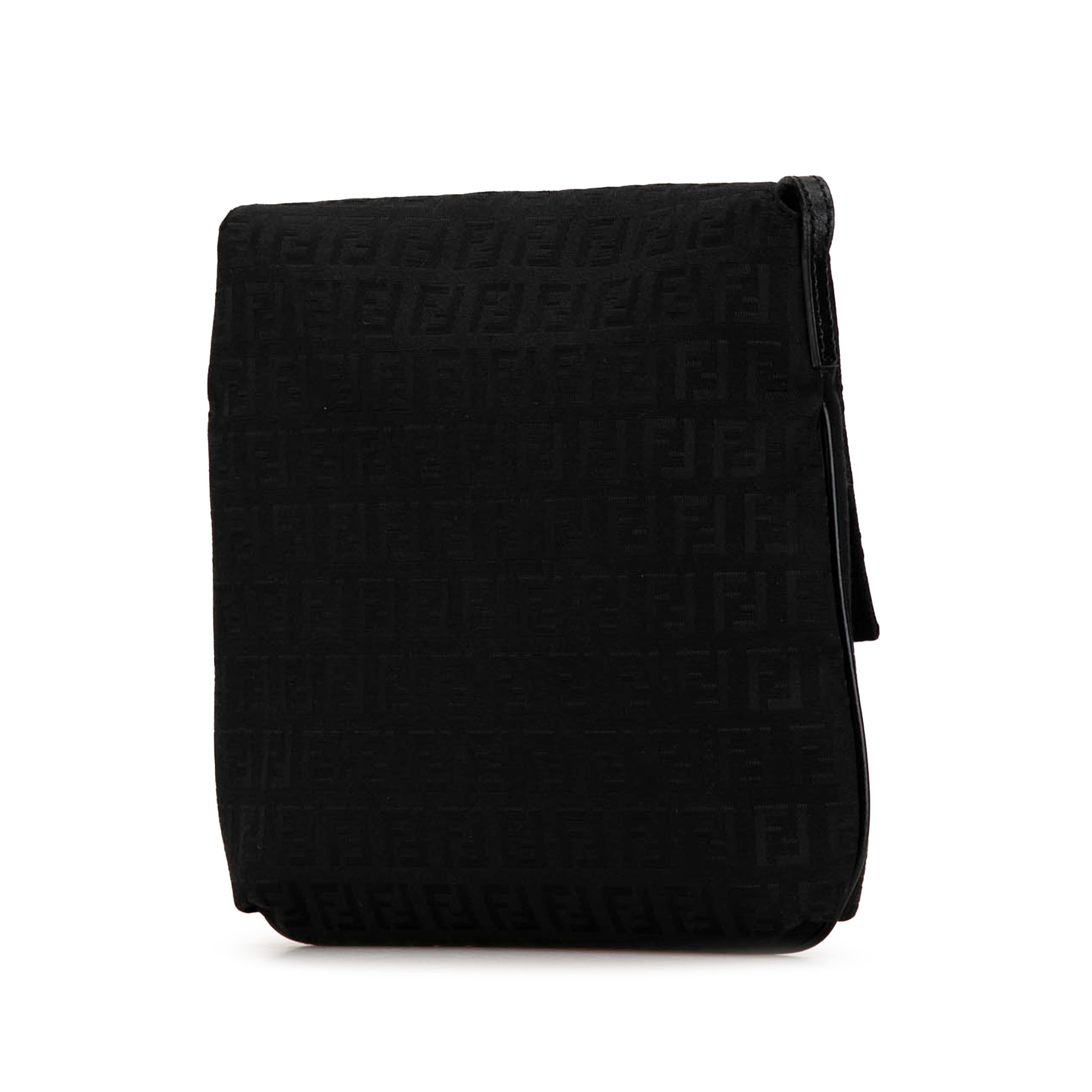 Fendi Zucchino Canvas Crossbody, från Luxclusif, i färgen svart. Klicka för att öppna bilden i stort format