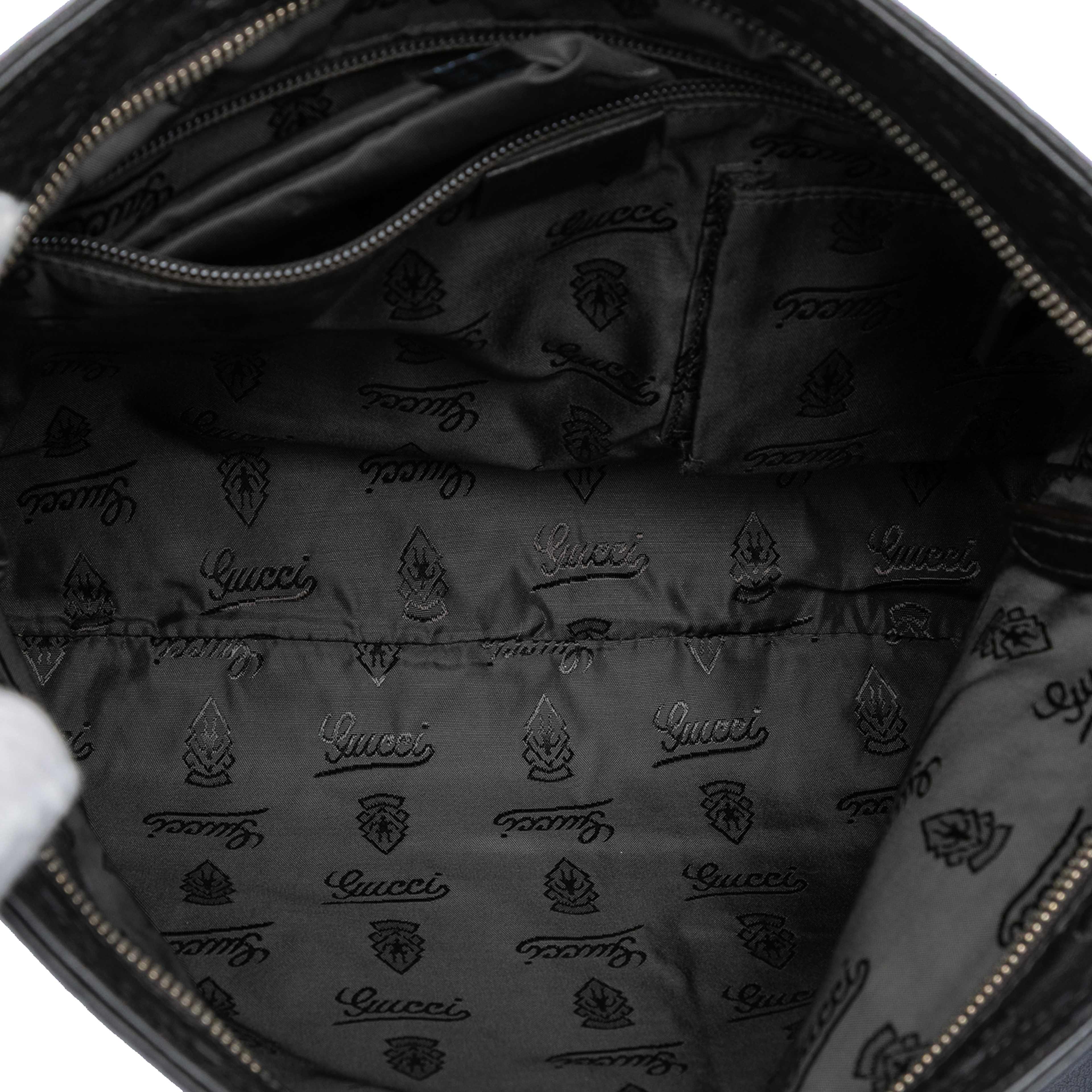 Gucci Guccissima Crossbody, från Luxclusif, i färgen black. Klicka för att öppna bilden i stort format