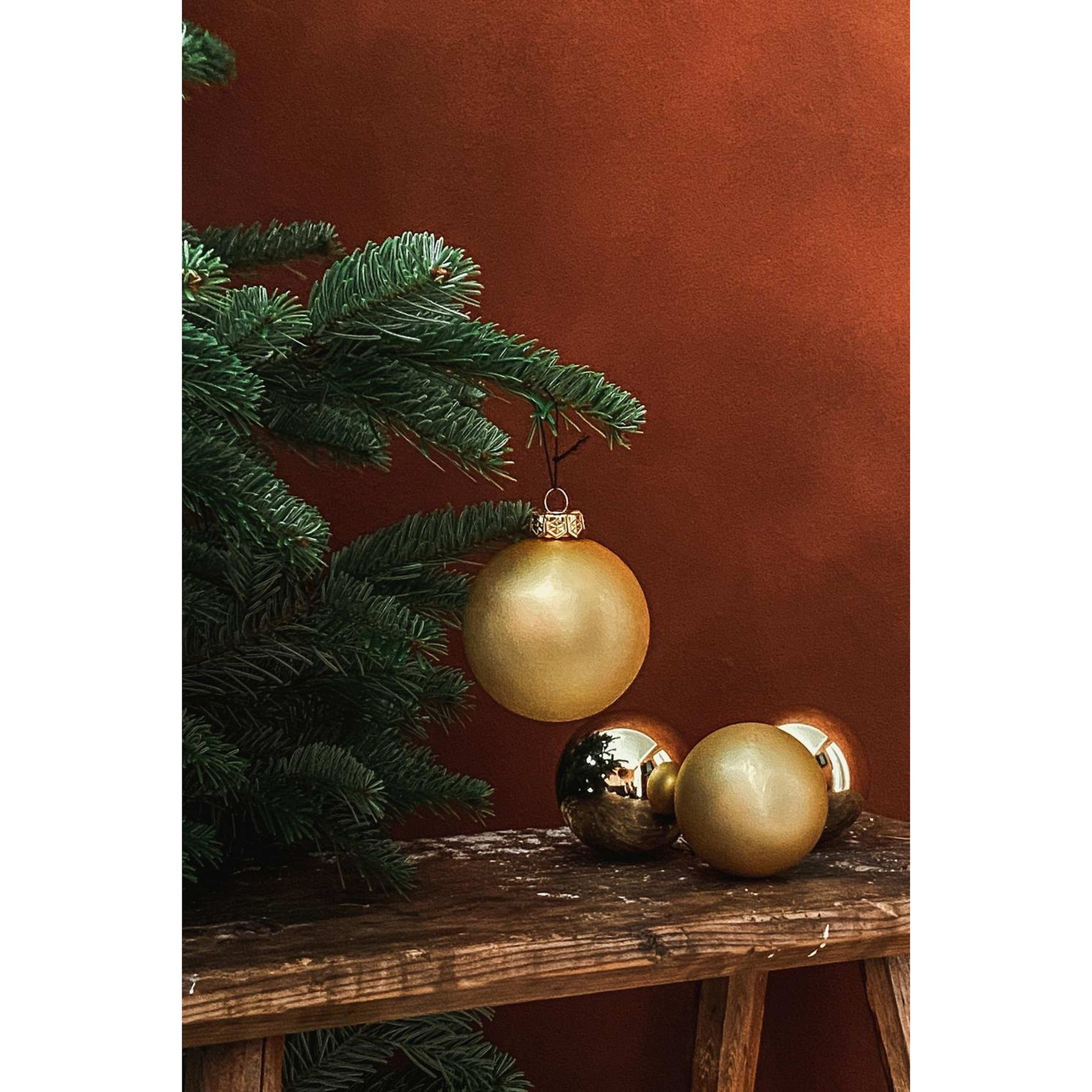 Julgranskulor 16-pack, från by Benson, i färgen guld. Klicka för att öppna bilden i stort format