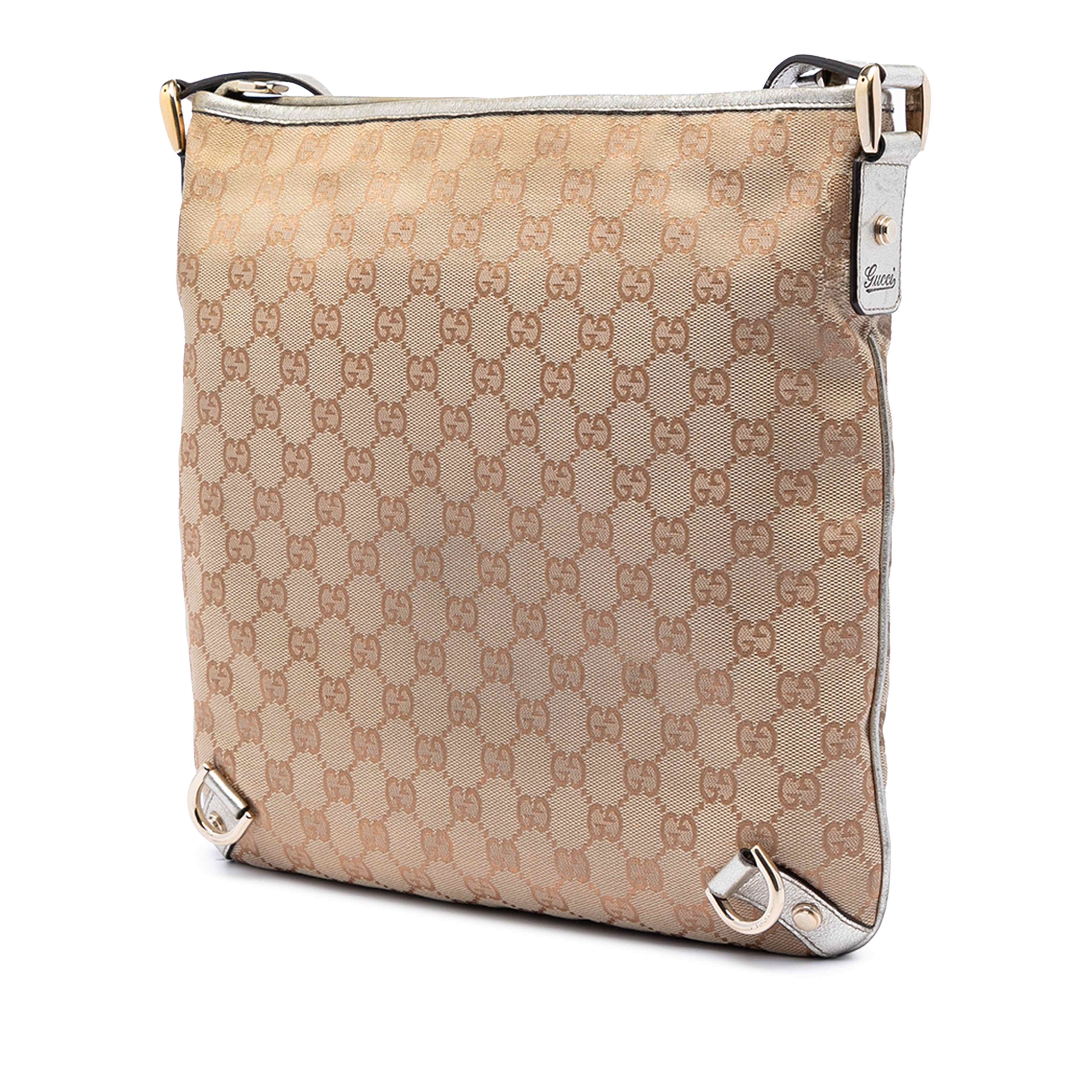 Gucci Gg Canvas Abbey D Ring Crossbody, från Luxclusif, i färgen beige. Klicka för att öppna bilden i stort format