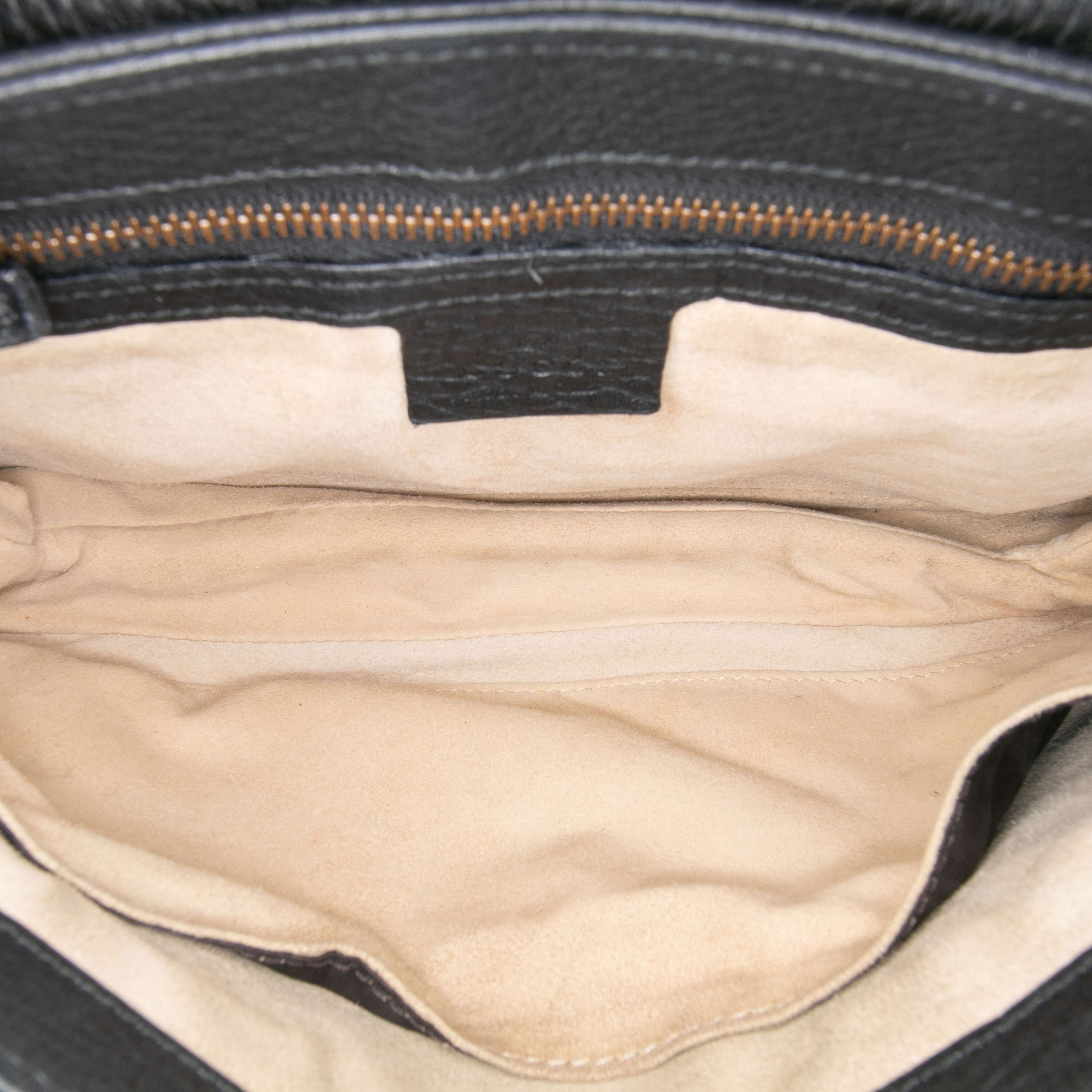 Gucci Medium Leather 1973 Chain Shoulder Bag, från Luxclusif, i färgen black. Klicka för att öppna bilden i stort format