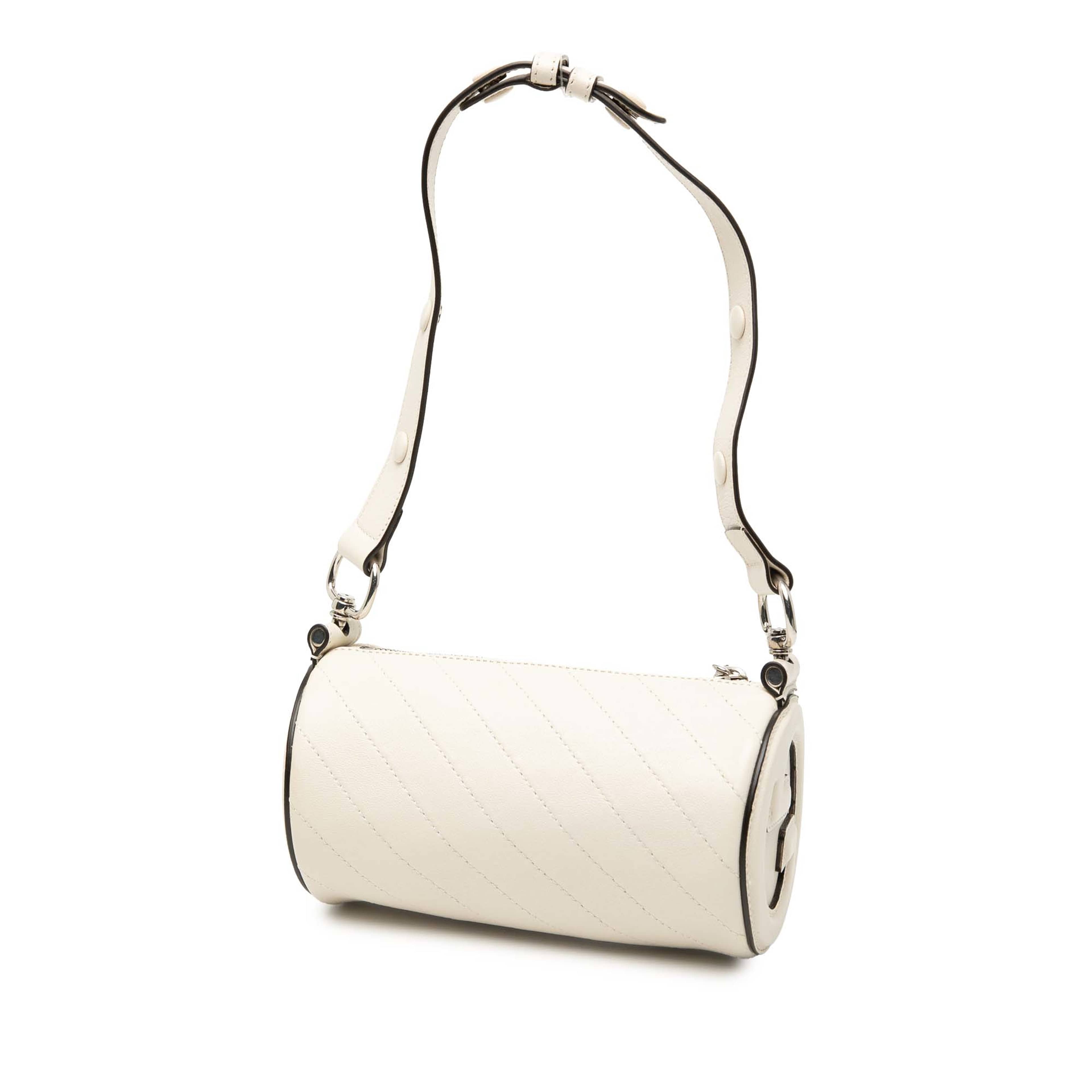 Gucci Mini Leather Blondie Barrel Shoulder Bag, från Luxclusif, i färgen ivory. Klicka för att öppna bilden i stort format