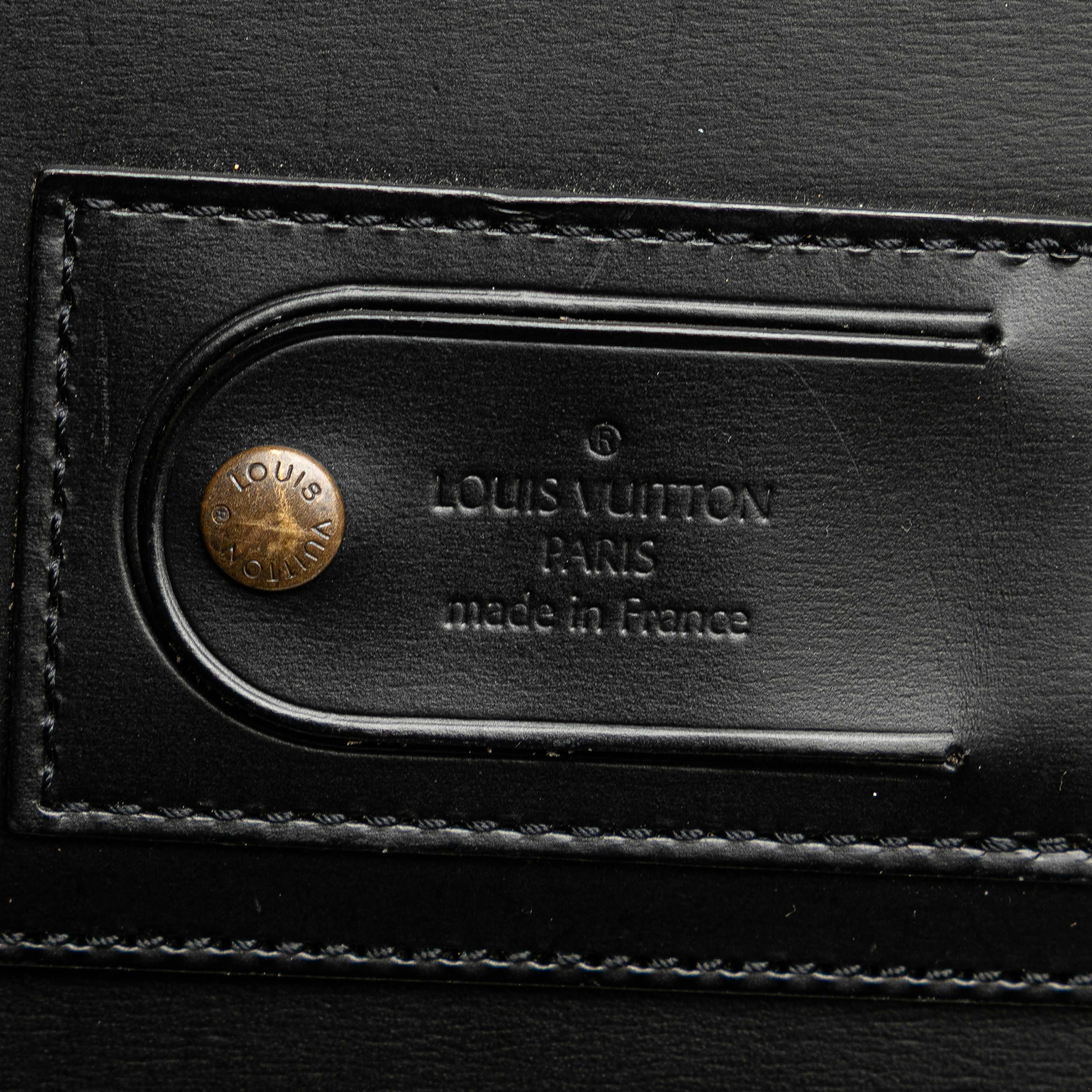 Louis Vuitton Liege Nomade Lussac Backpack, från Luxclusif, i färgen black. Klicka för att öppna bilden i stort format