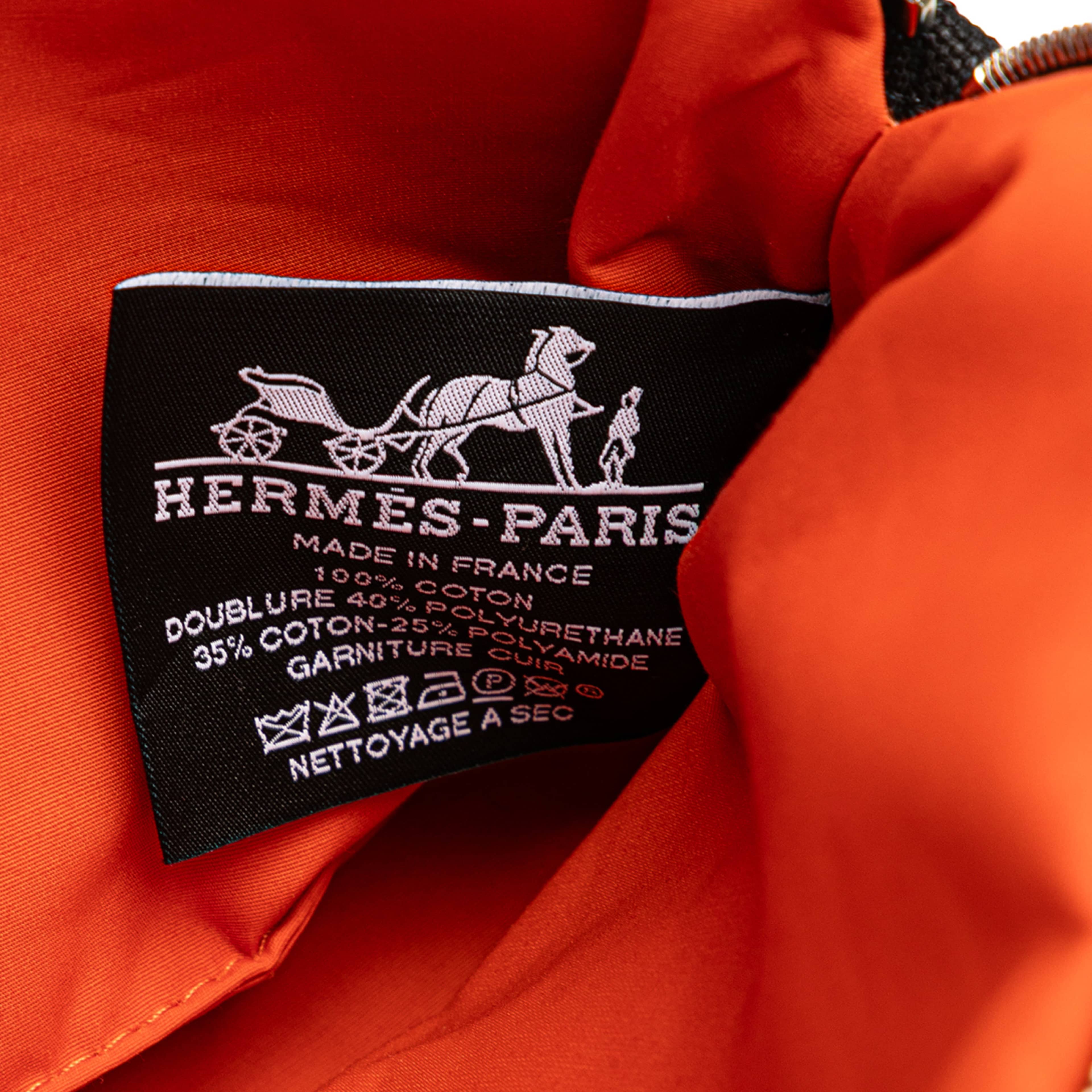 Hermès Toile Bolide Trousse De Voyage Pm, från Luxclusif, i färgen black. Klicka för att öppna bilden i stort format
