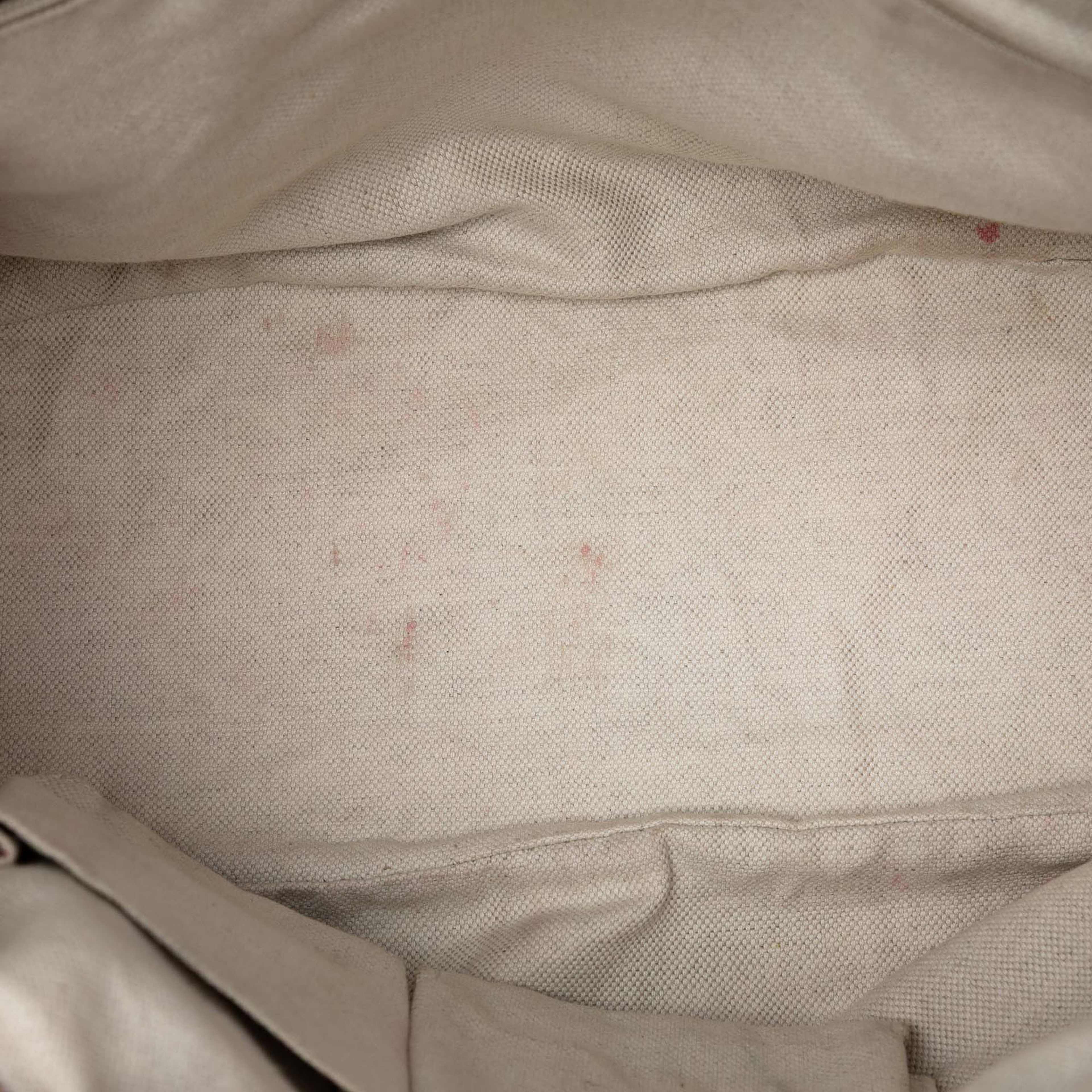 Gucci Diamante Canvas Sukey Satchel, från Luxclusif, i färgen beige. Klicka för att öppna bilden i stort format