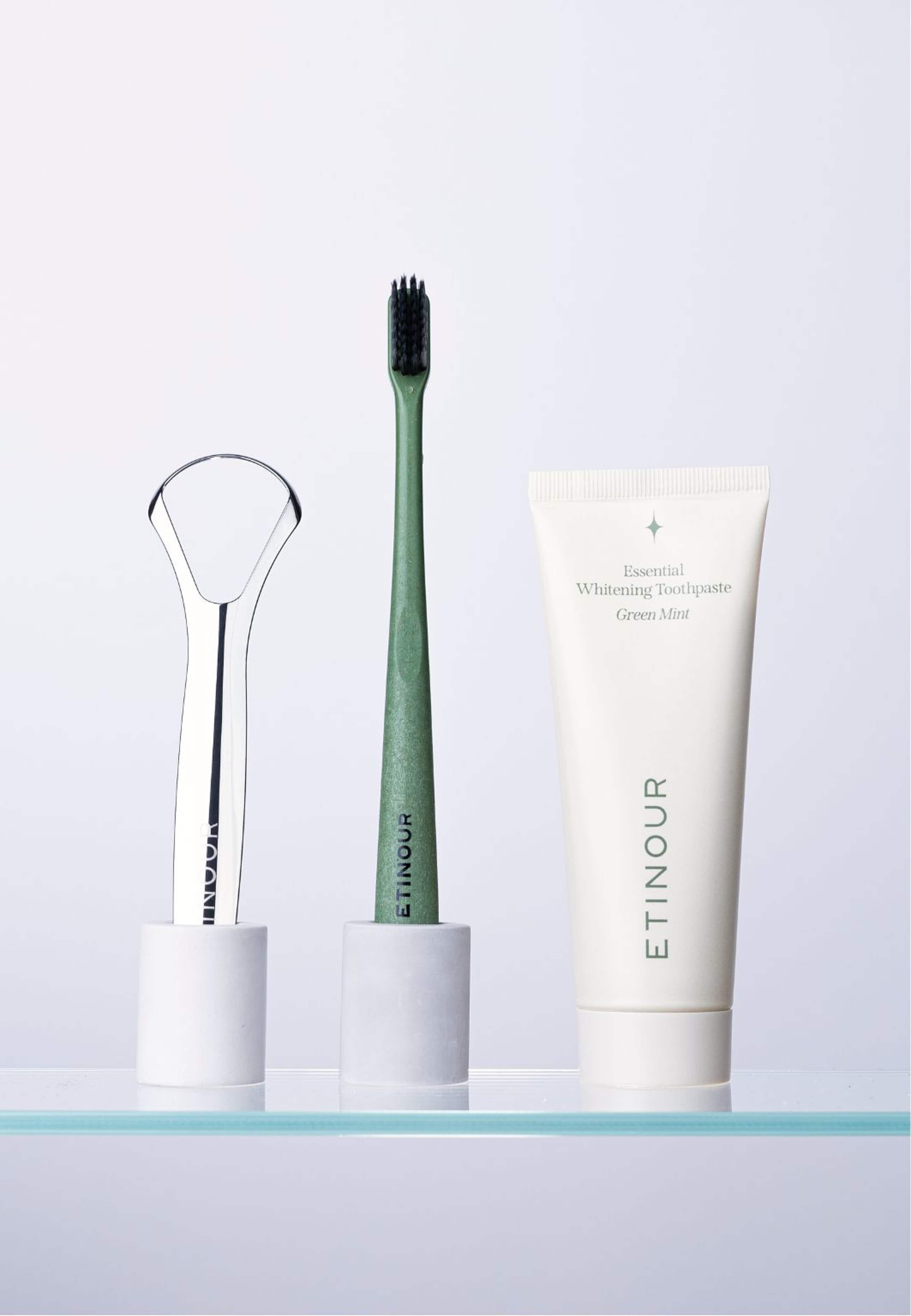 Eternal Tongue Scraper Silver, från Etinour, i färgen Silver. Klicka för att öppna bilden i stort format