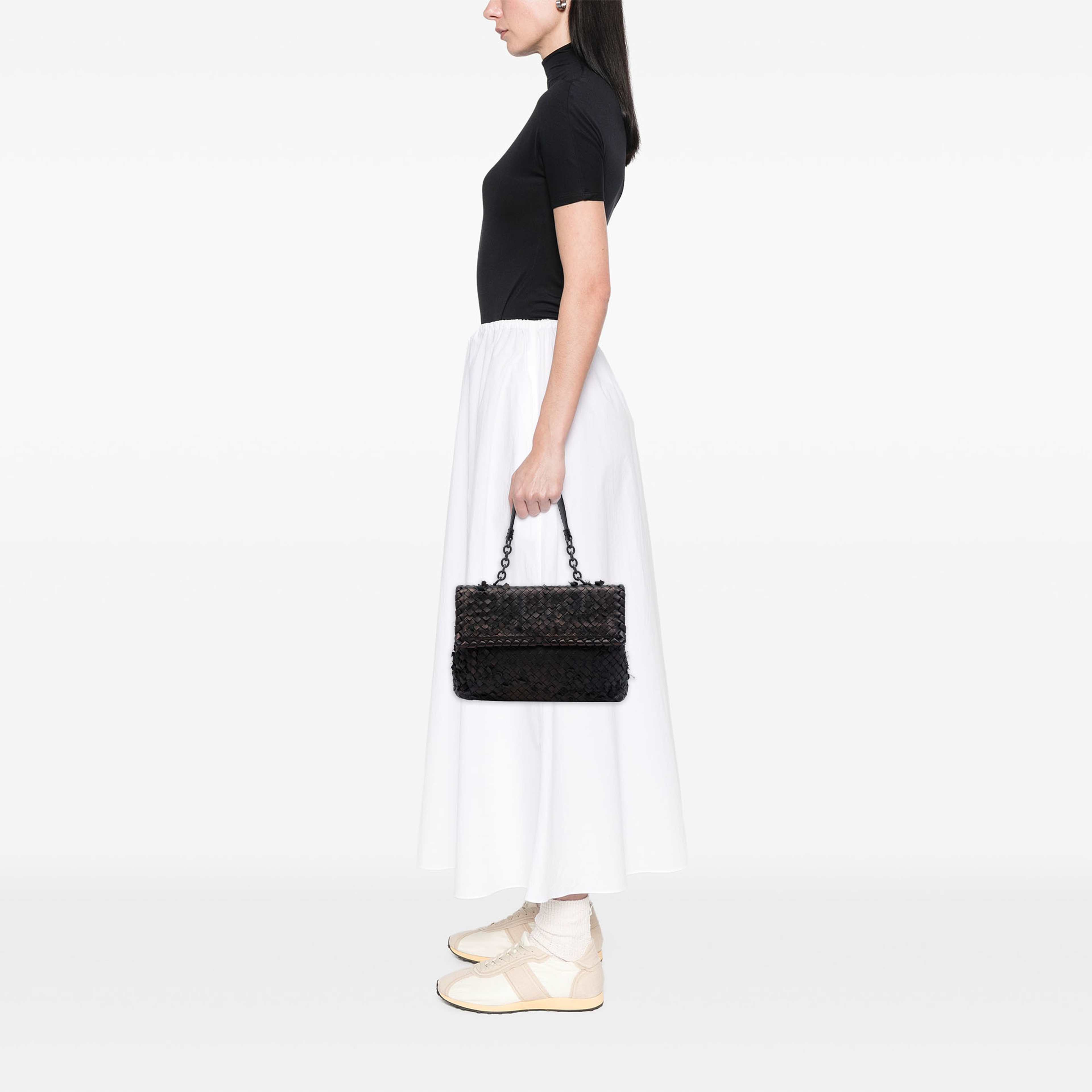 Bottega Veneta Nappa Intrecciato Tobu Olimpia Shoulder Bag, från Luxclusif, i färgen brun. Klicka för att öppna bilden i stort format