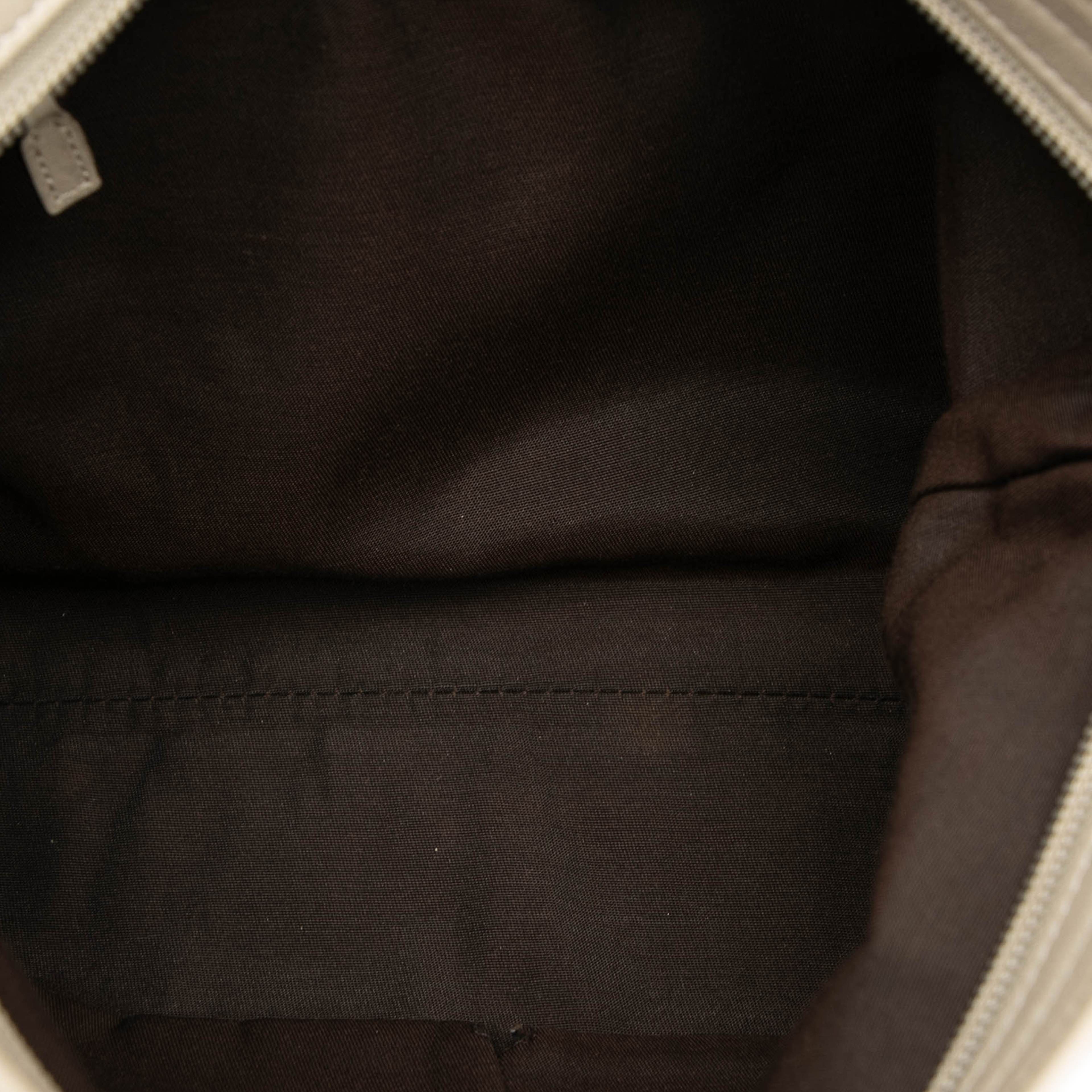 Gucci Gg Canvas Crossbody, från Luxclusif, i färgen beige. Klicka för att öppna bilden i stort format