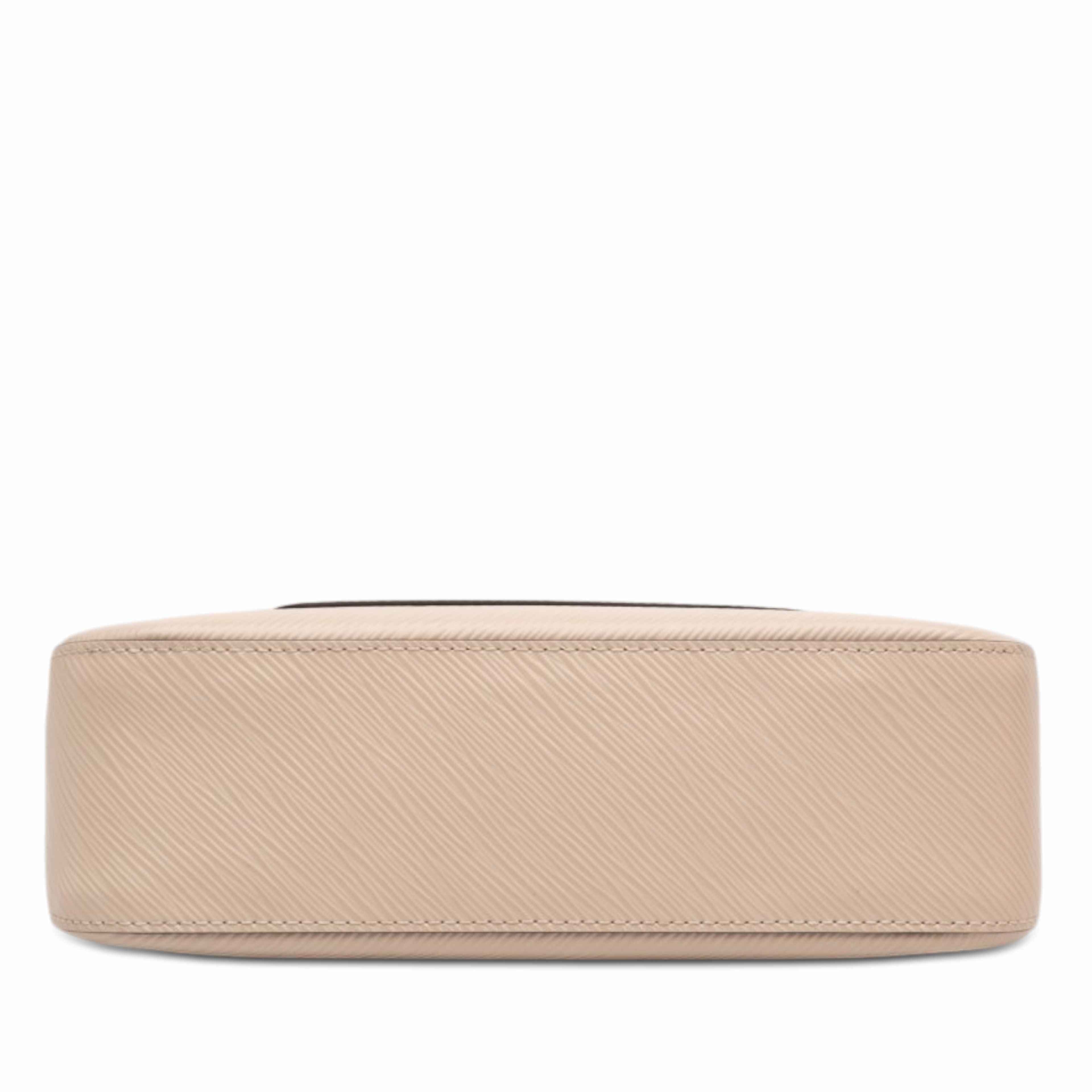 Louis Vuitton Epi Marelle, från Luxclusif, i färgen white. Klicka för att öppna bilden i stort format