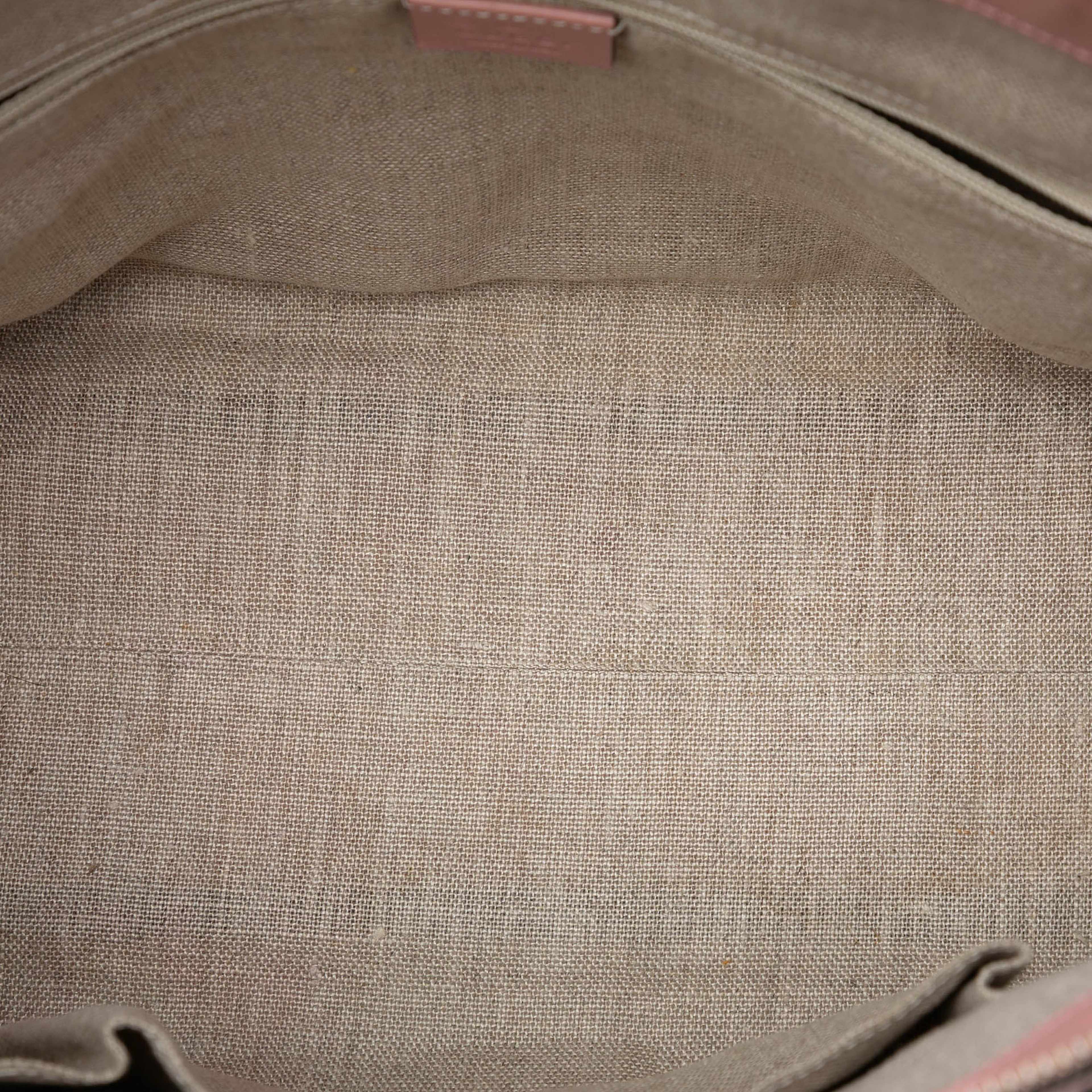 Gucci Large Microguccissima Dome Satchel, från Luxclusif, i färgen pink. Klicka för att öppna bilden i stort format